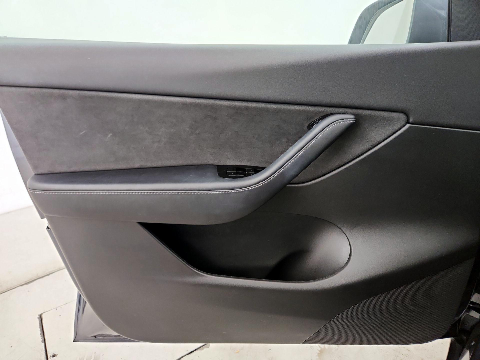 Thumbnail: 2021 Tesla Model Y - 12