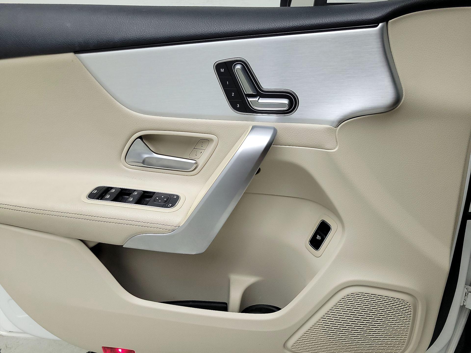 Thumbnail: 2019 Mercedes-Benz A-Class - 12