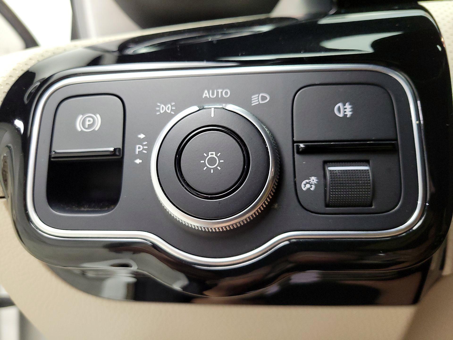 Thumbnail: 2019 Mercedes-Benz A-Class - 13