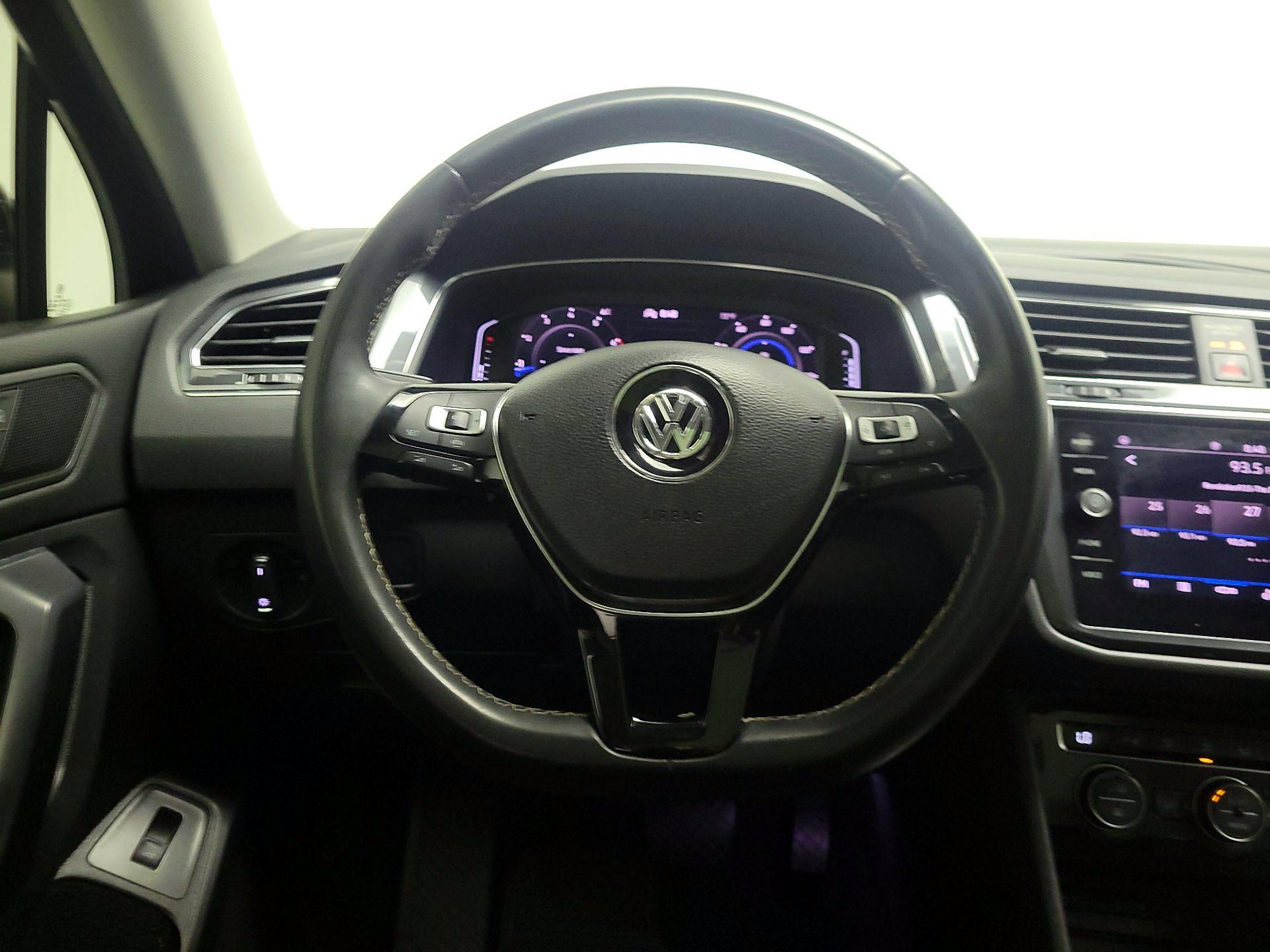Thumbnail: 2021 Volkswagen Tiguan - 10