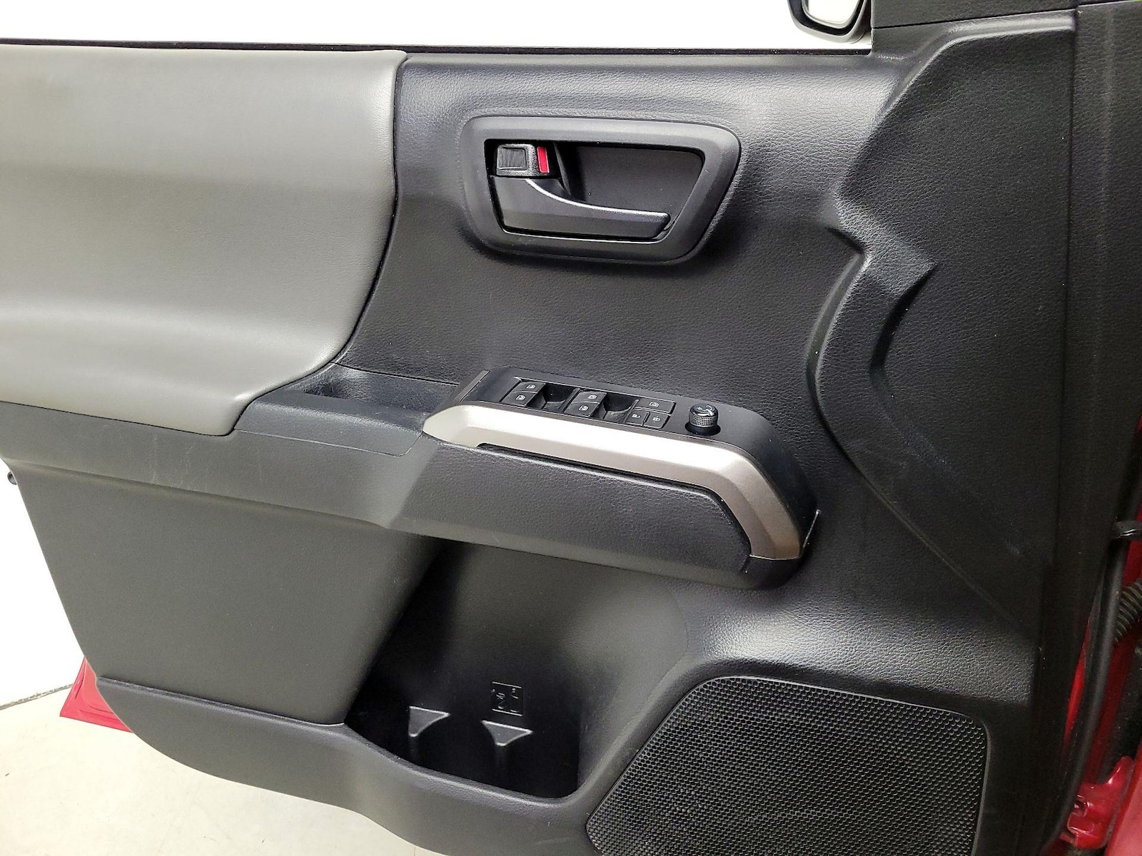 2022 Toyota Tacoma SR5 - Photo 13