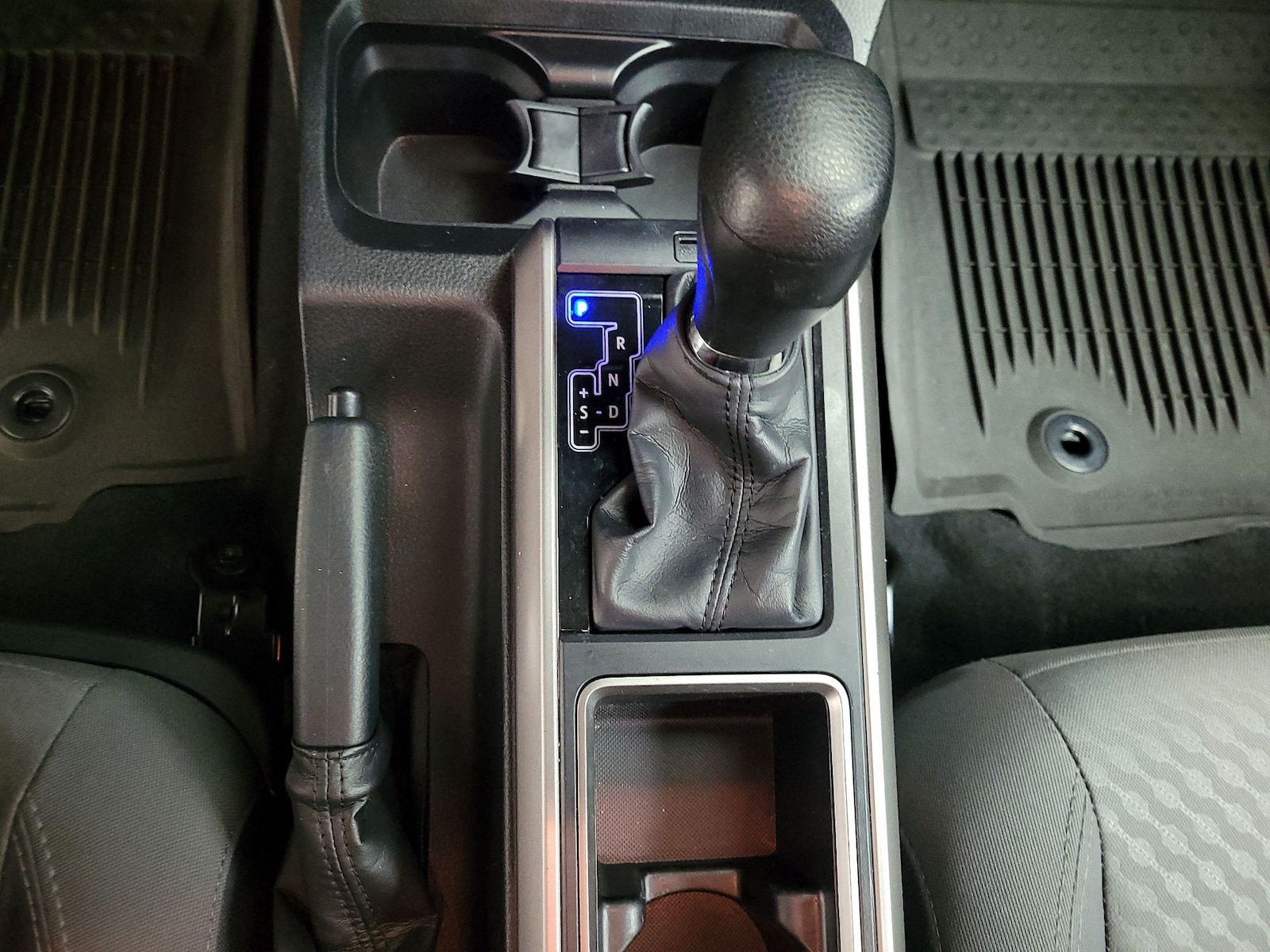 2022 Toyota Tacoma SR5 - Photo 18