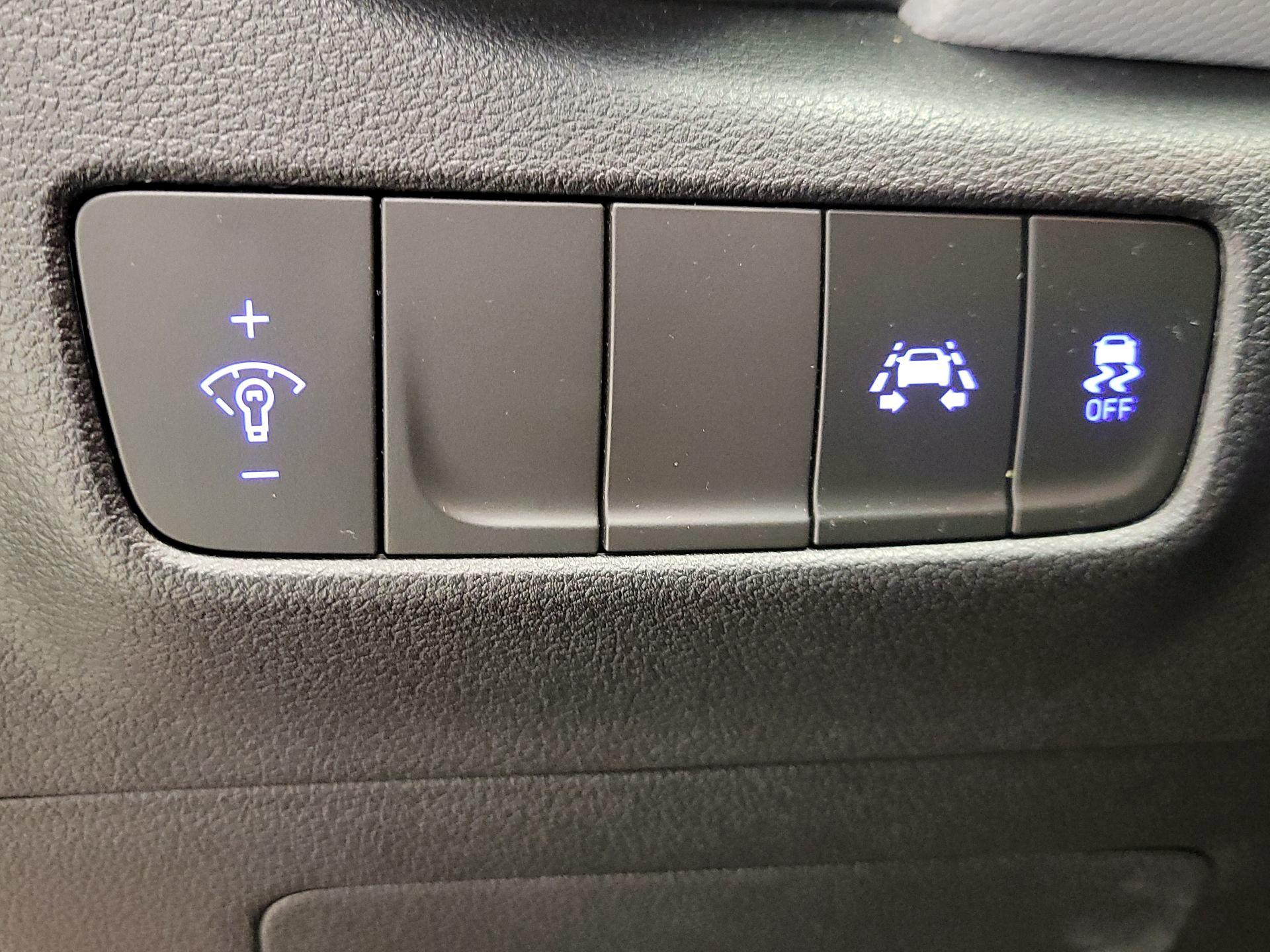Thumbnail: 2019 Hyundai Kona - 13