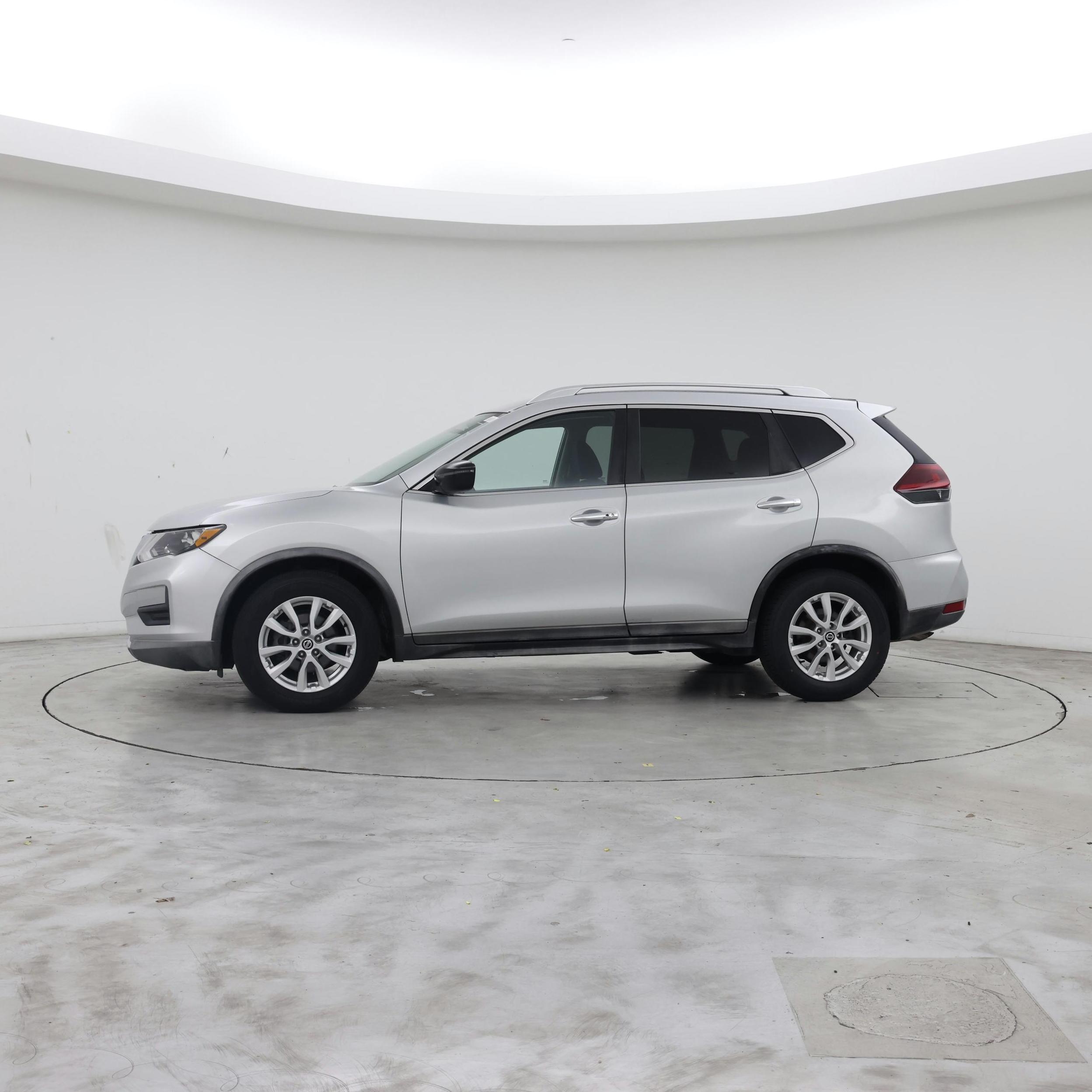 Thumbnail: 2018 Nissan Rogue - 3