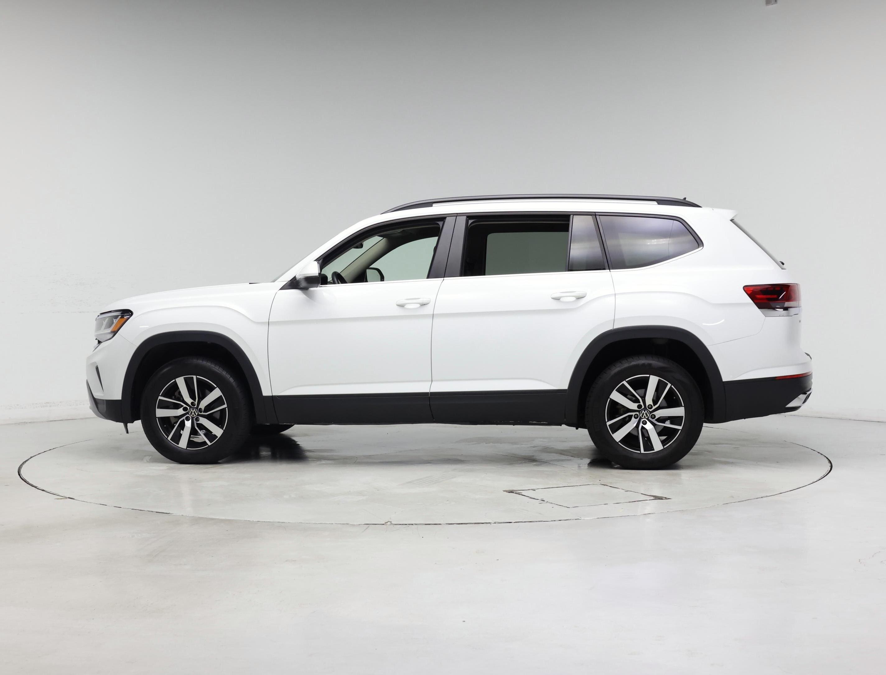 Thumbnail: 2023 Volkswagen Atlas - 3