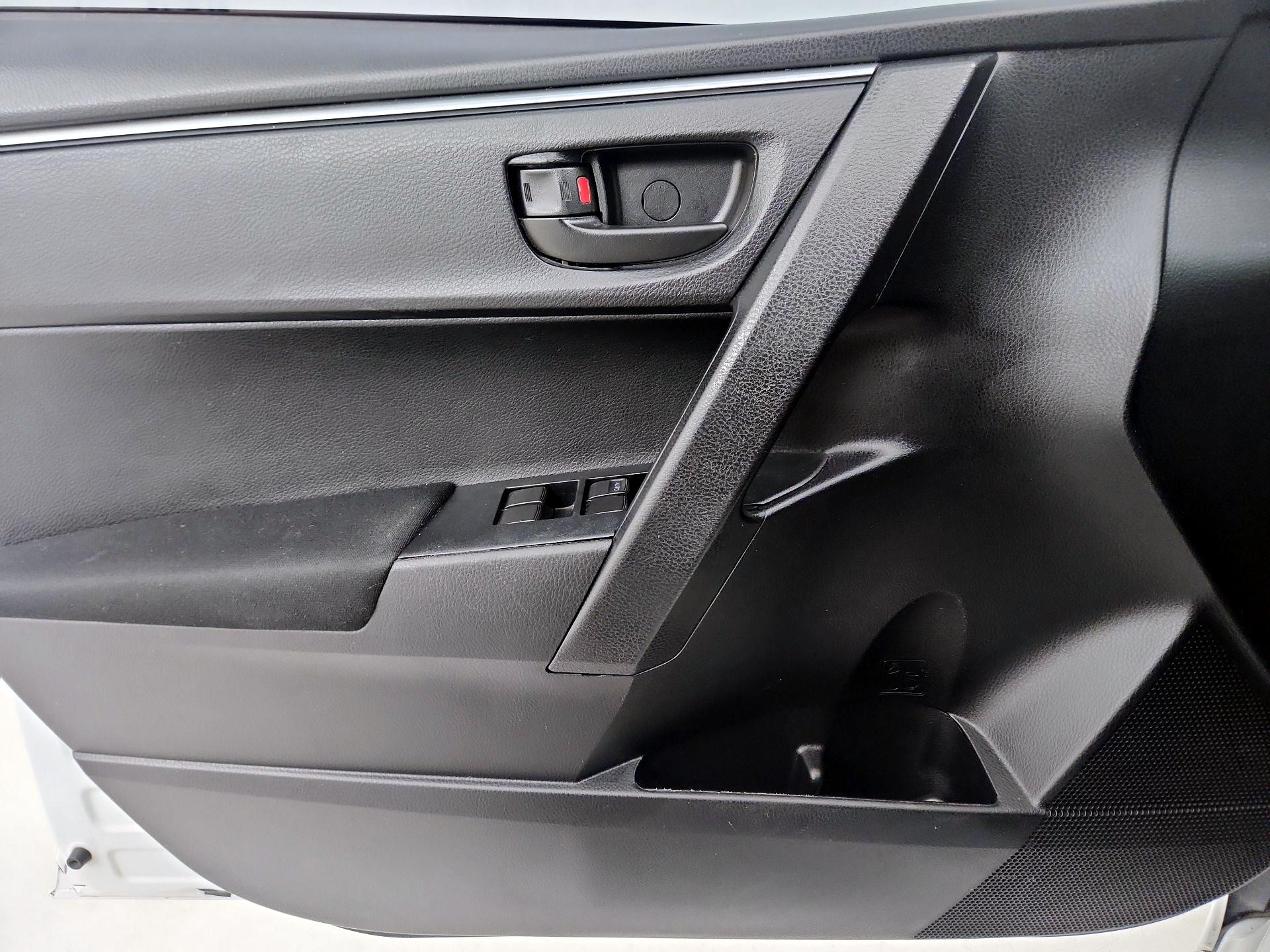 Thumbnail: 2016 Toyota Corolla - 12