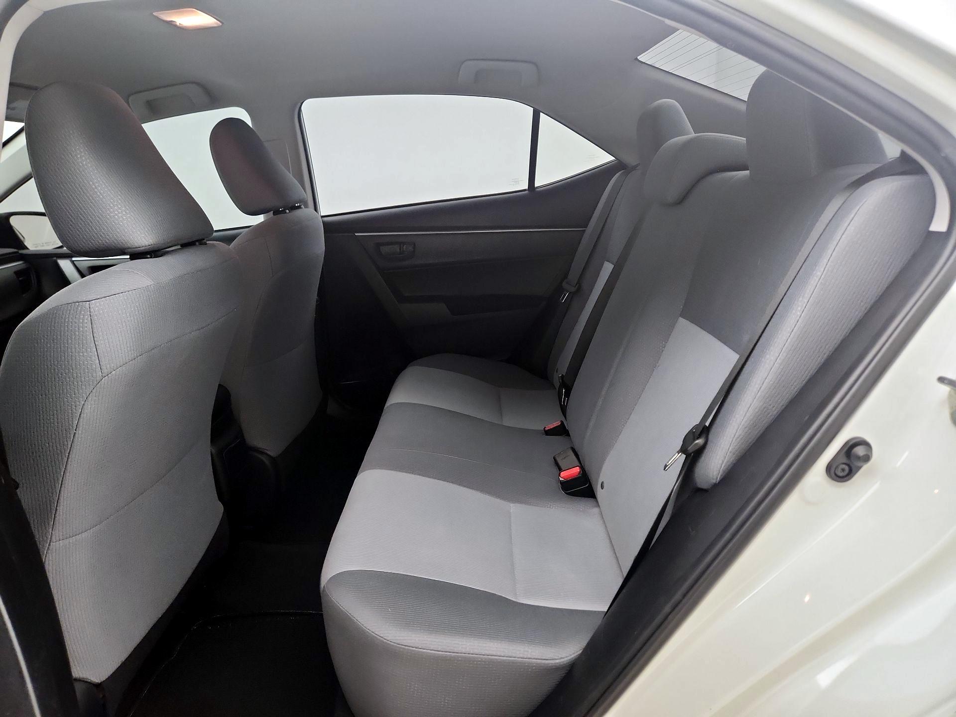 Thumbnail: 2016 Toyota Corolla - 18