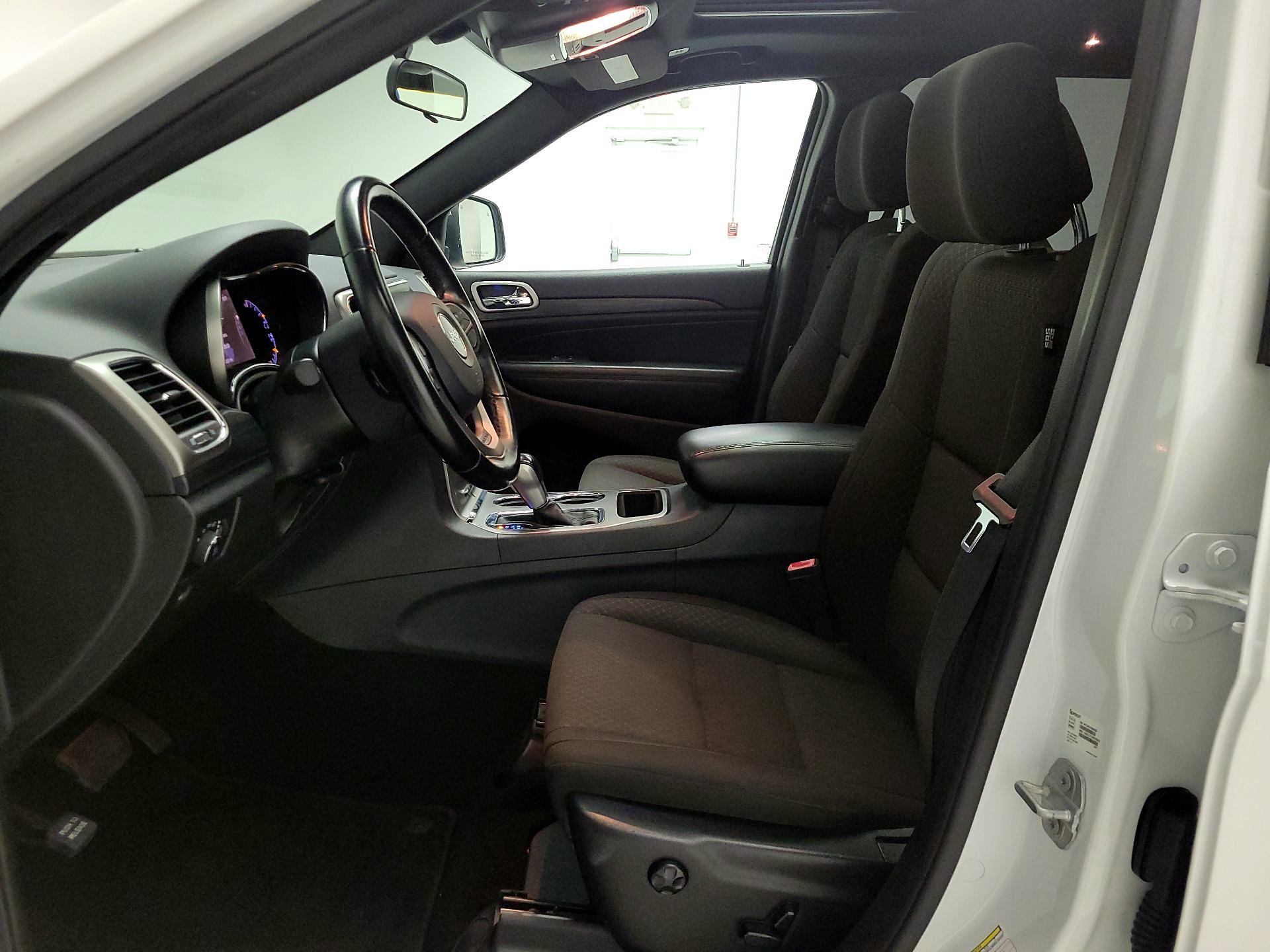 Thumbnail: 2020 Jeep Grand Cherokee - 11