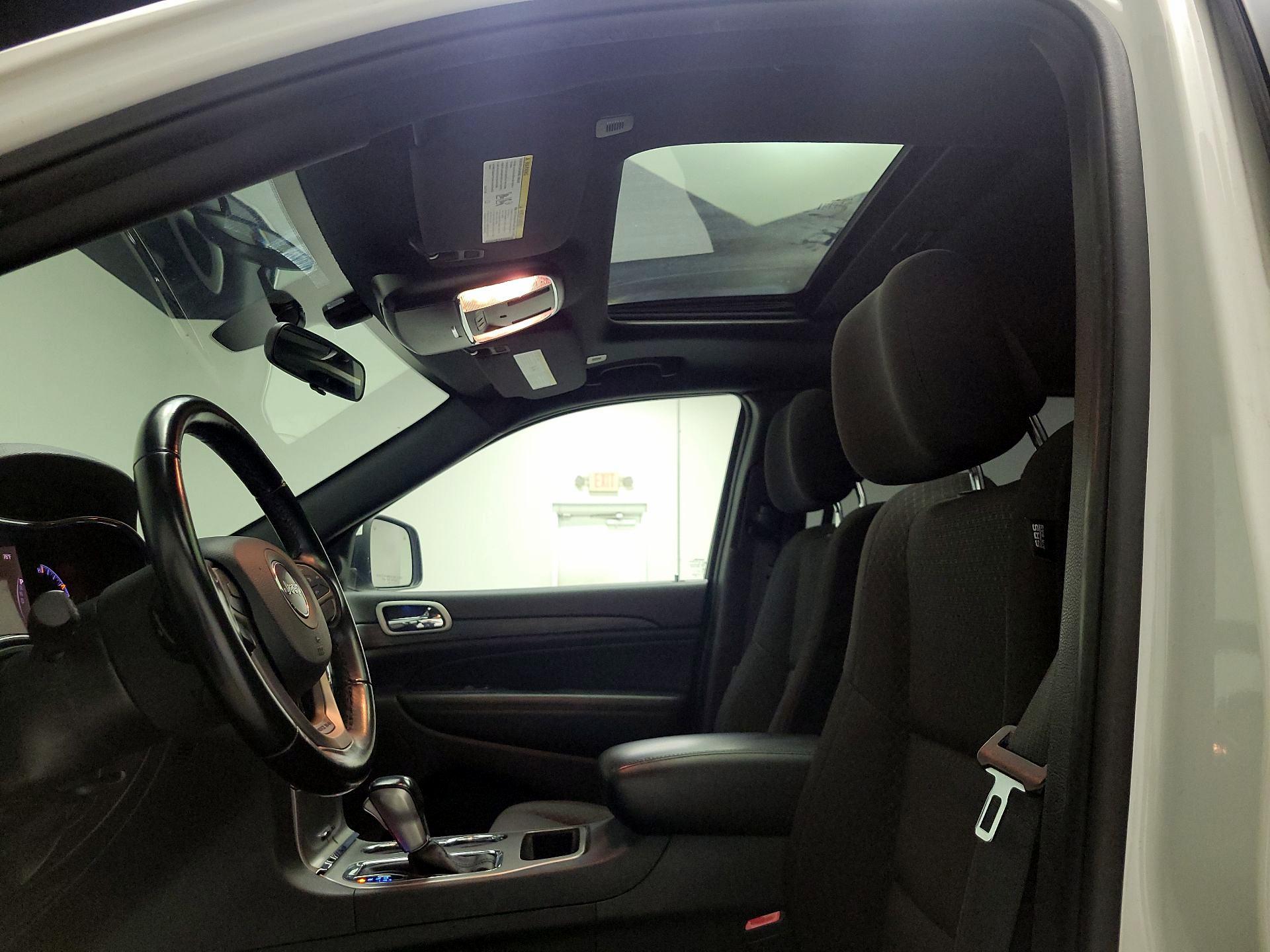 Thumbnail: 2020 Jeep Grand Cherokee - 19