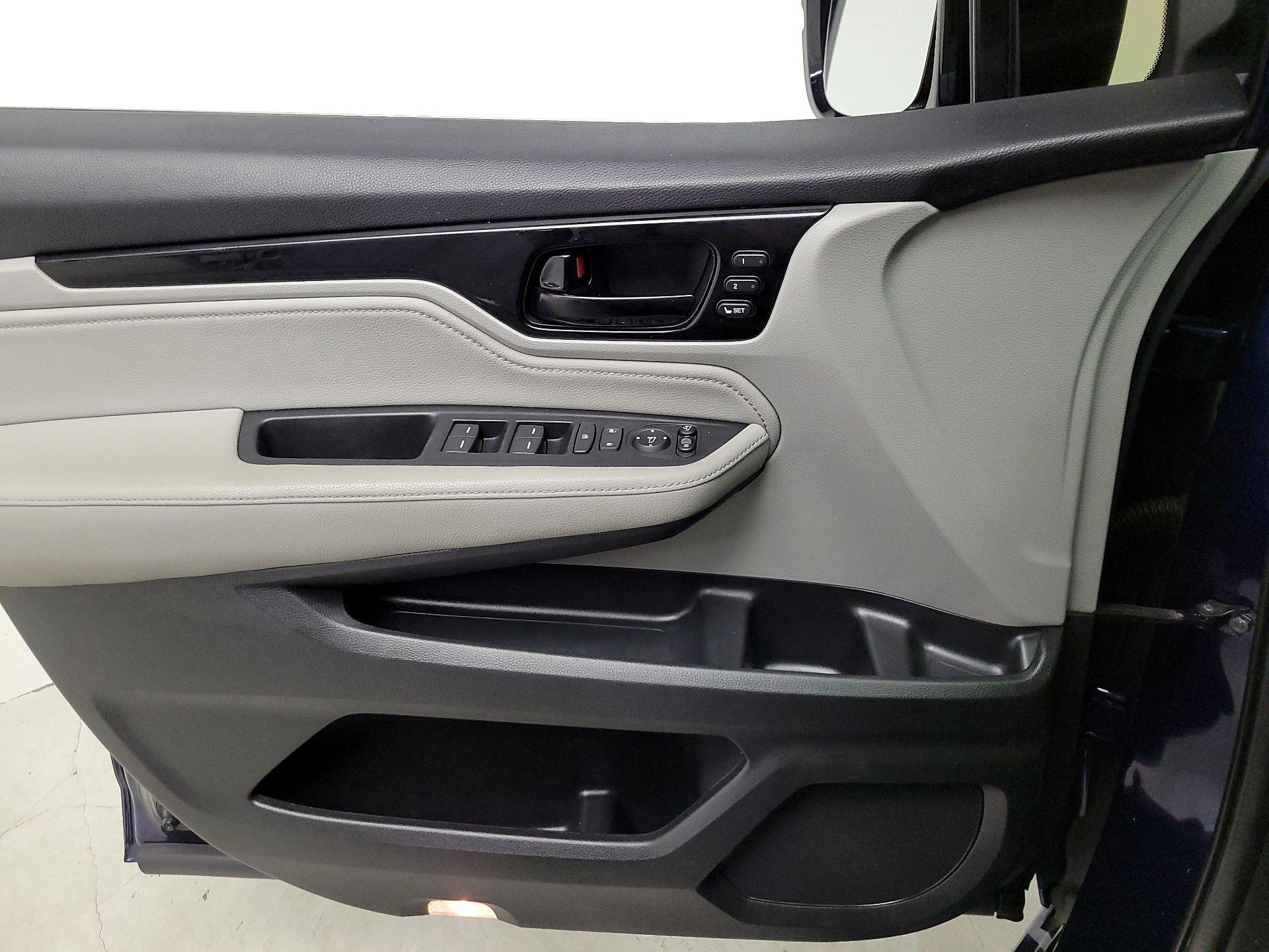 Thumbnail: 2019 Honda Odyssey - 12