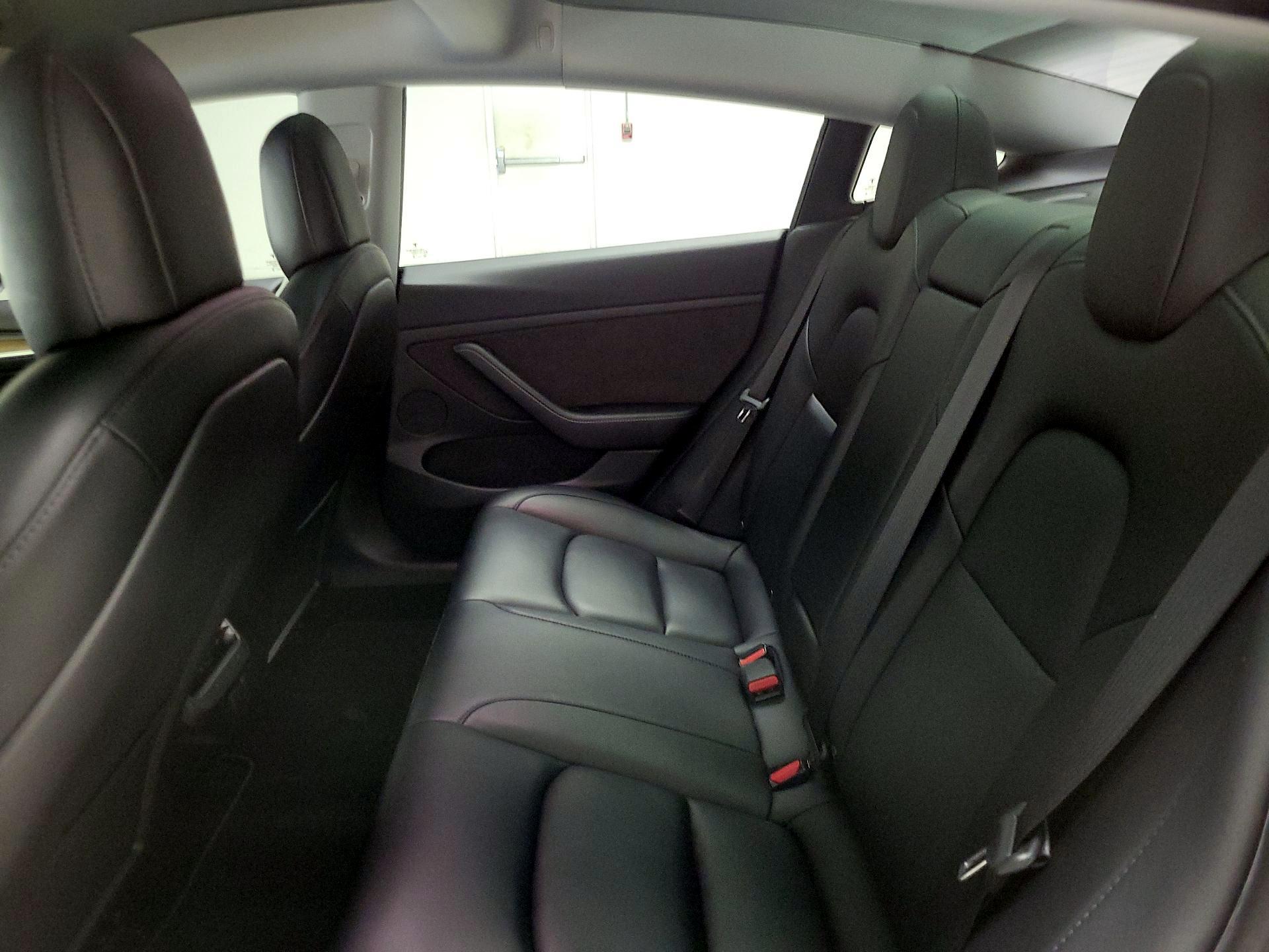 Thumbnail: 2021 Tesla Model 3 - 19
