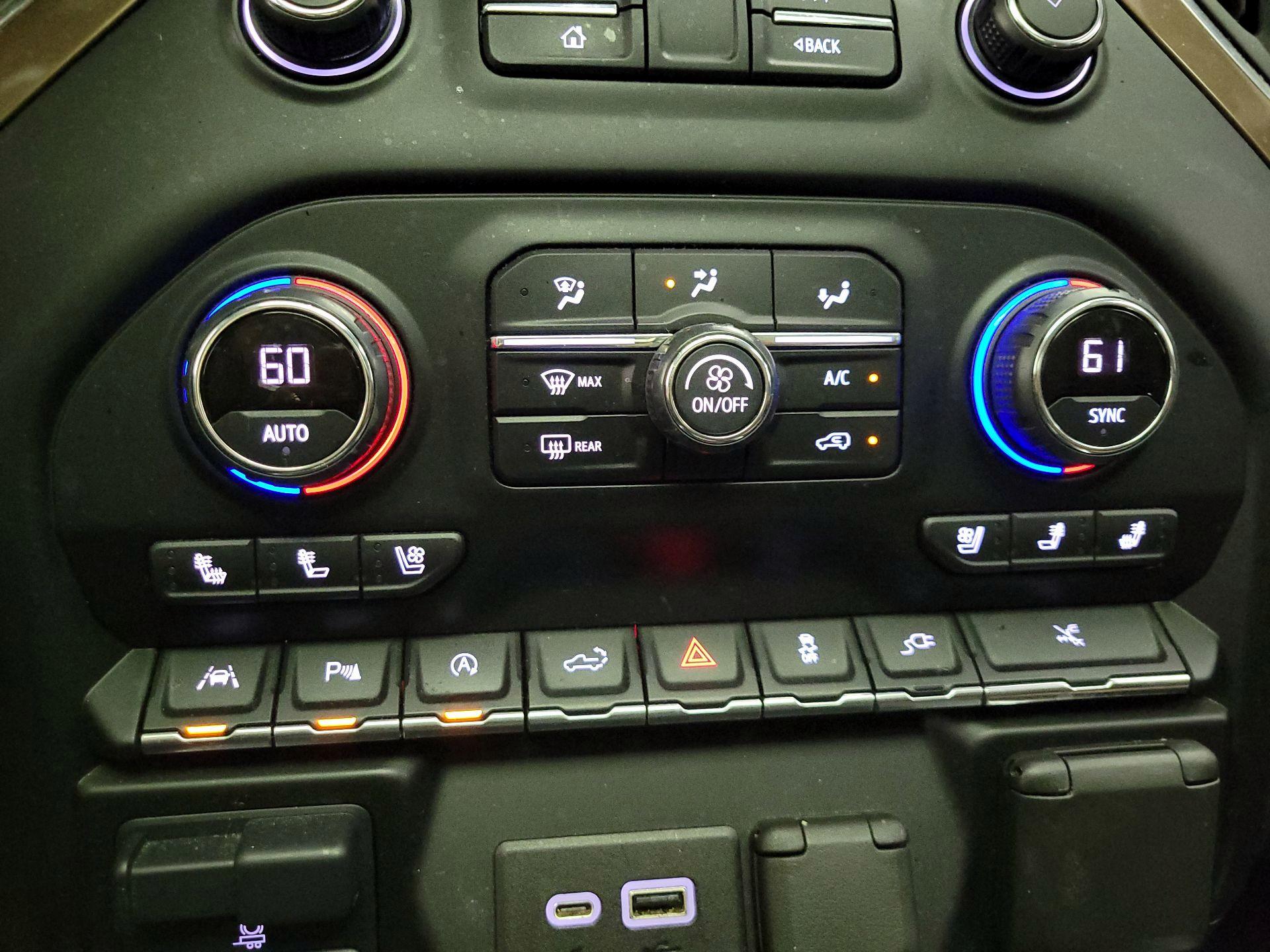 Thumbnail: 2021 Chevrolet Silverado 1500 - 16
