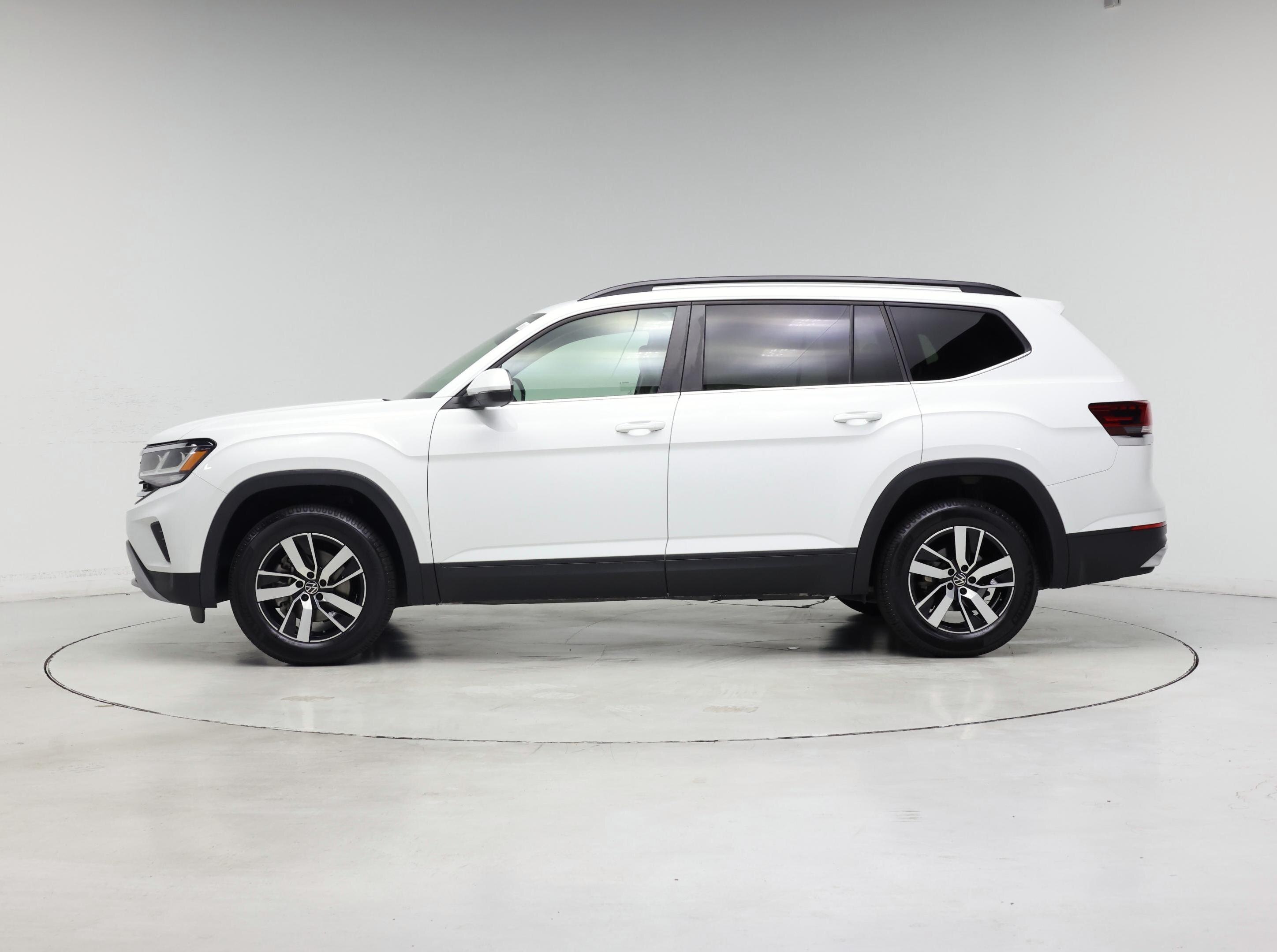 Thumbnail: 2022 Volkswagen Atlas - 3
