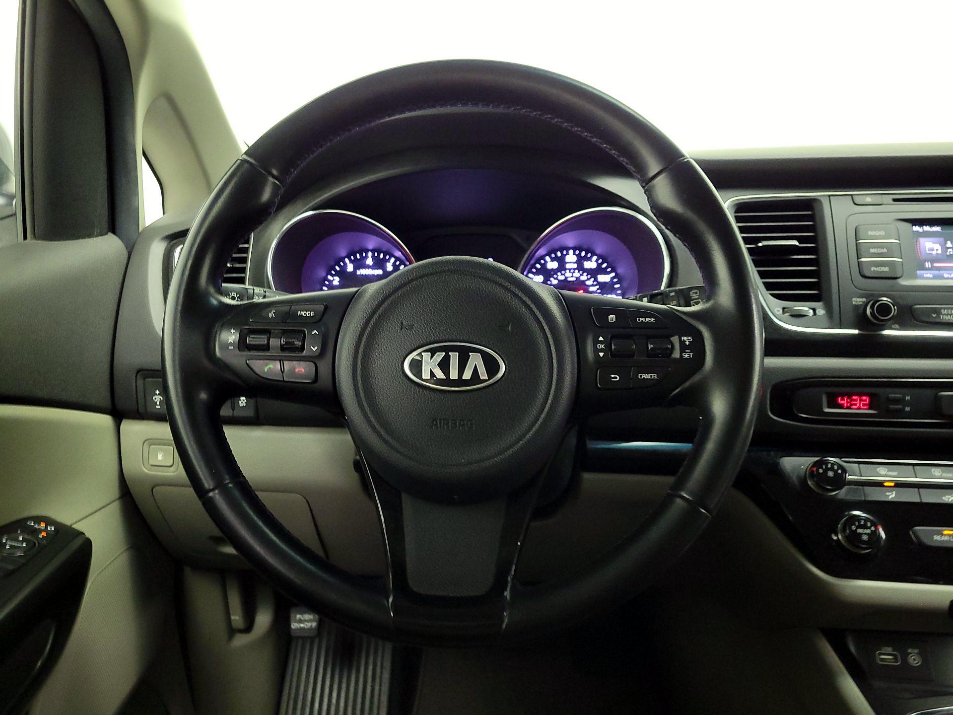 Thumbnail: 2016 Kia Sedona - 10