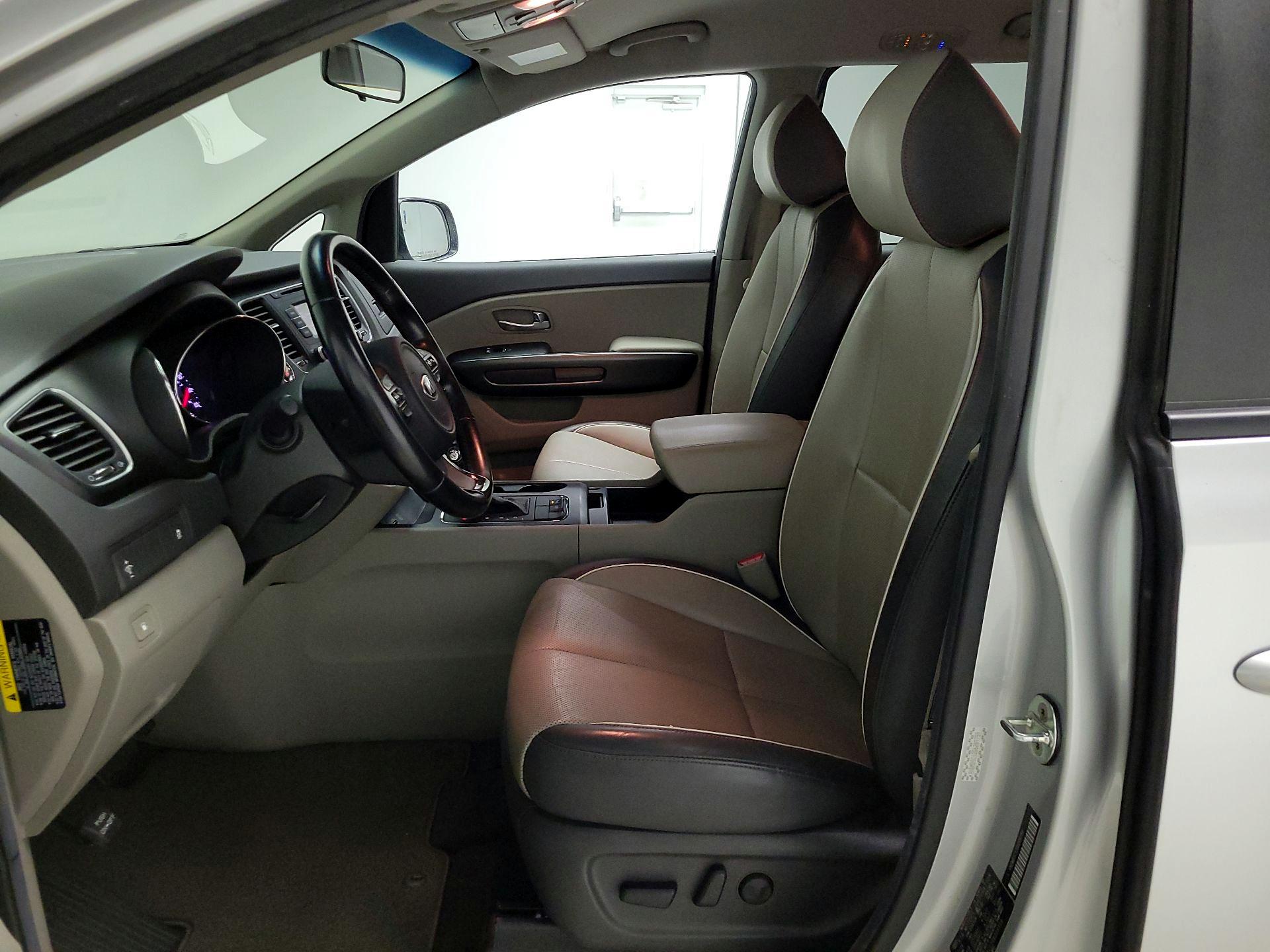 Thumbnail: 2016 Kia Sedona - 11