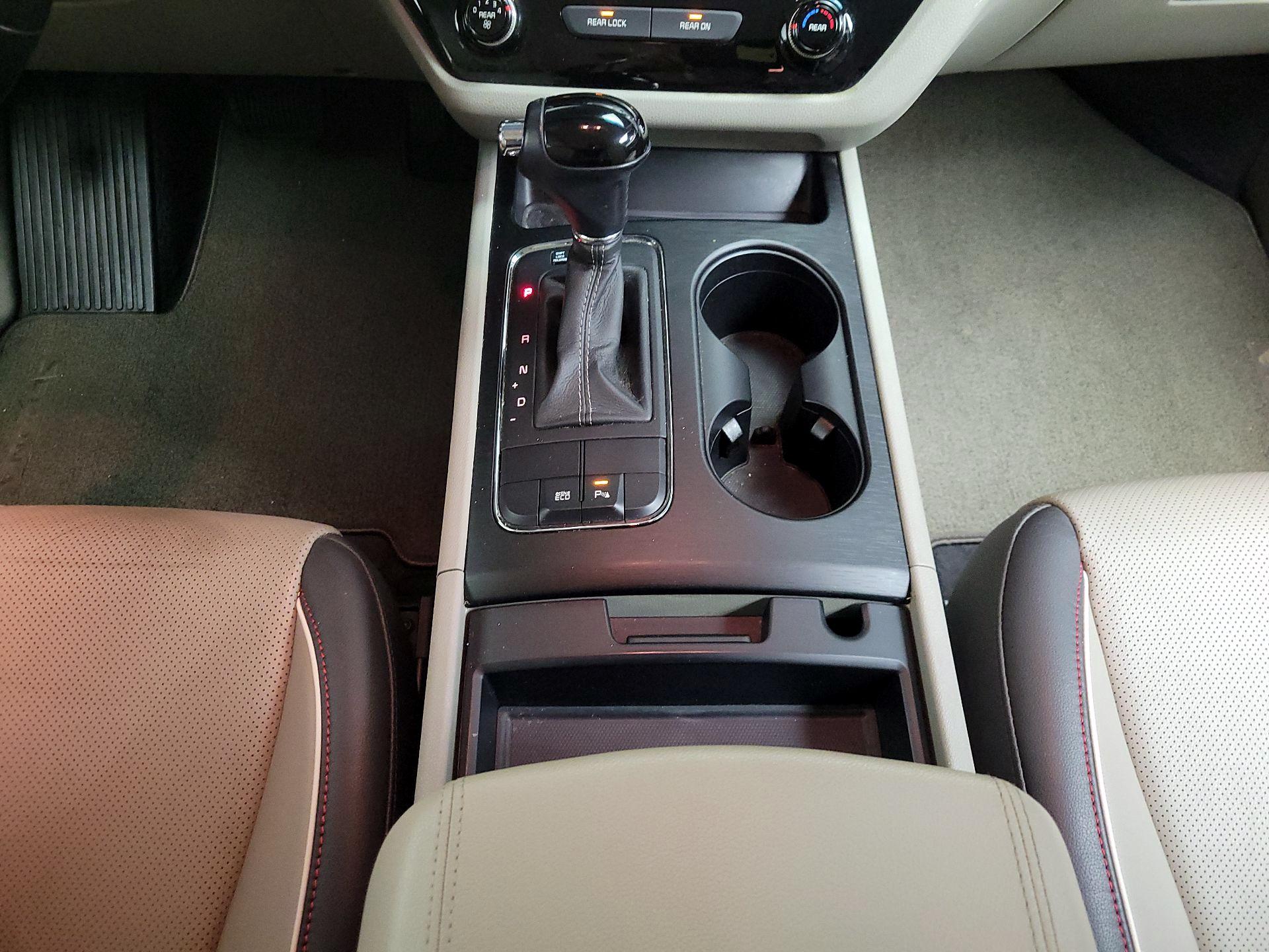 Thumbnail: 2016 Kia Sedona - 17