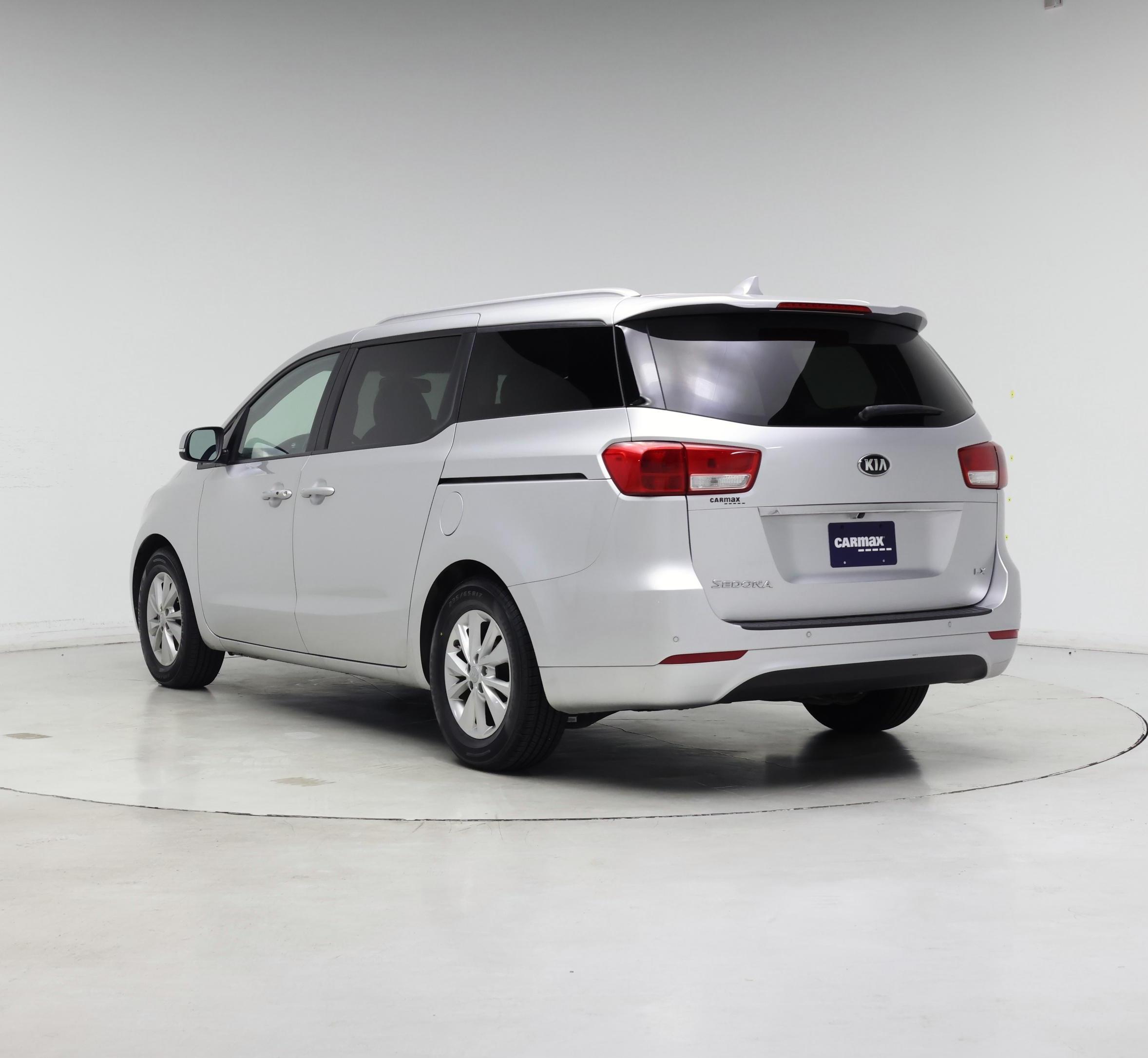 Thumbnail: 2016 Kia Sedona - 2