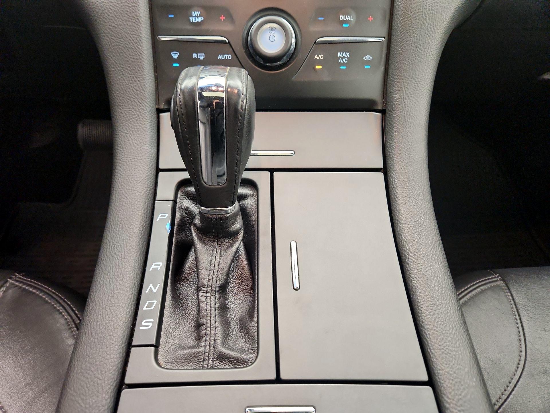 Thumbnail: 2015 Ford Taurus - 18
