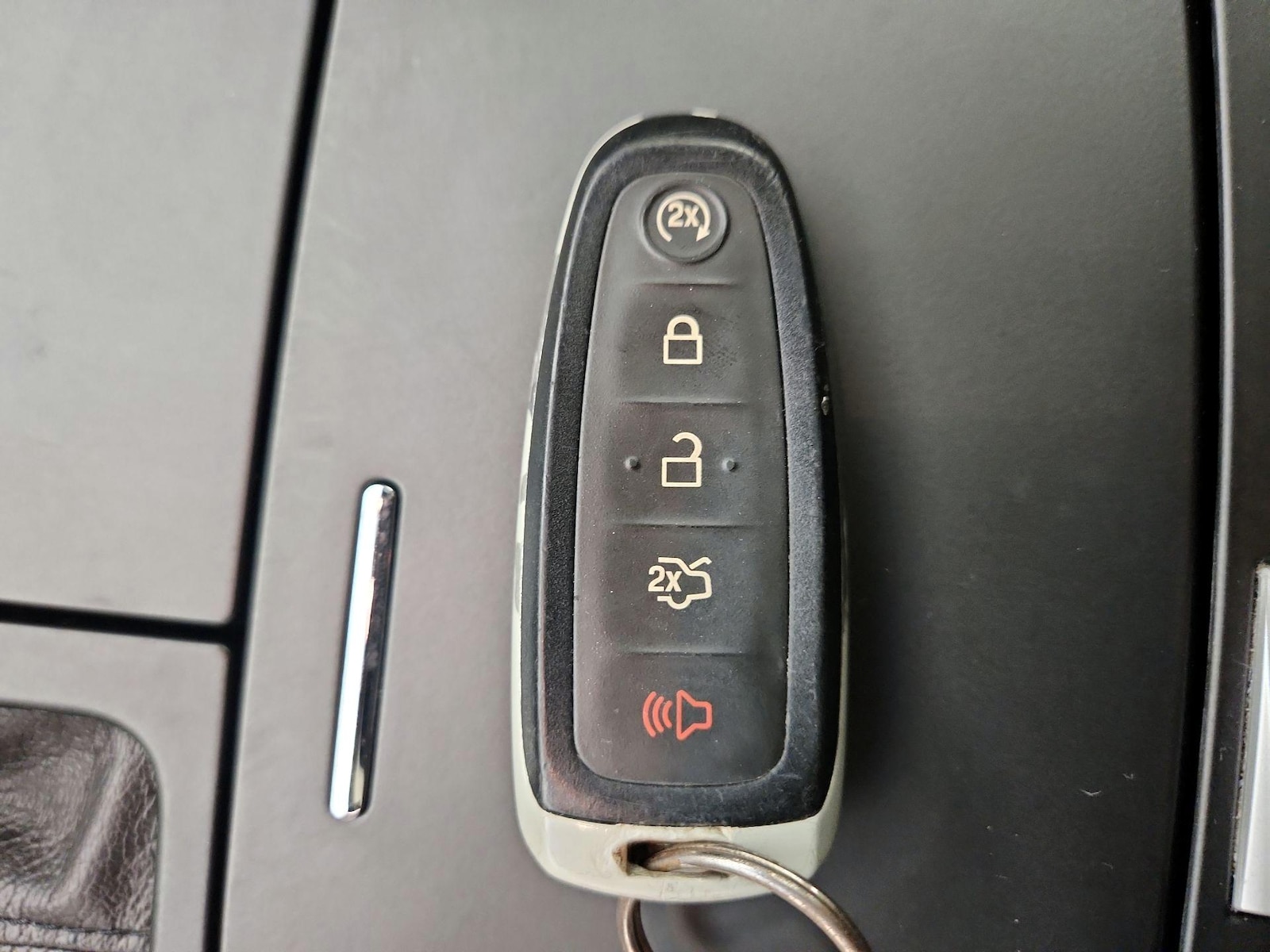 2015 Ford Taurus SEL - Photo 25