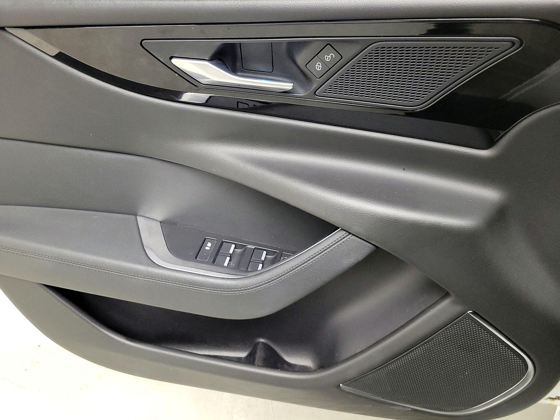Thumbnail: 2020 Jaguar XE - 12