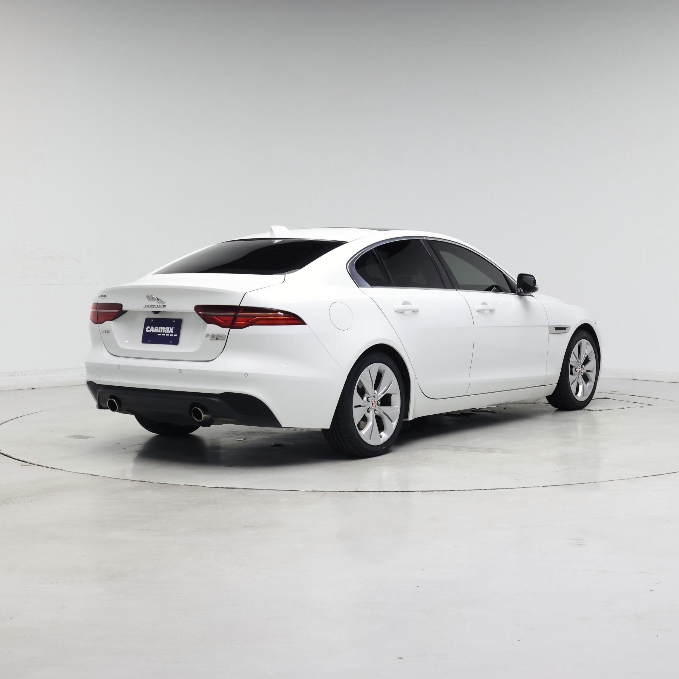 Thumbnail: 2020 Jaguar XE - 8