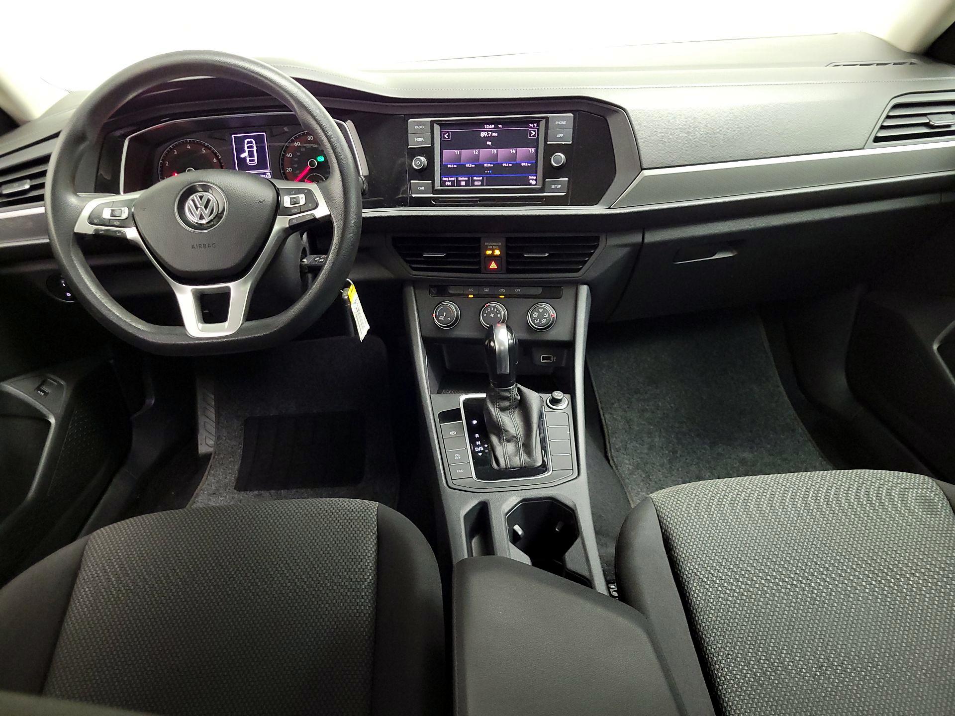 Thumbnail: 2019 Volkswagen Jetta - 9