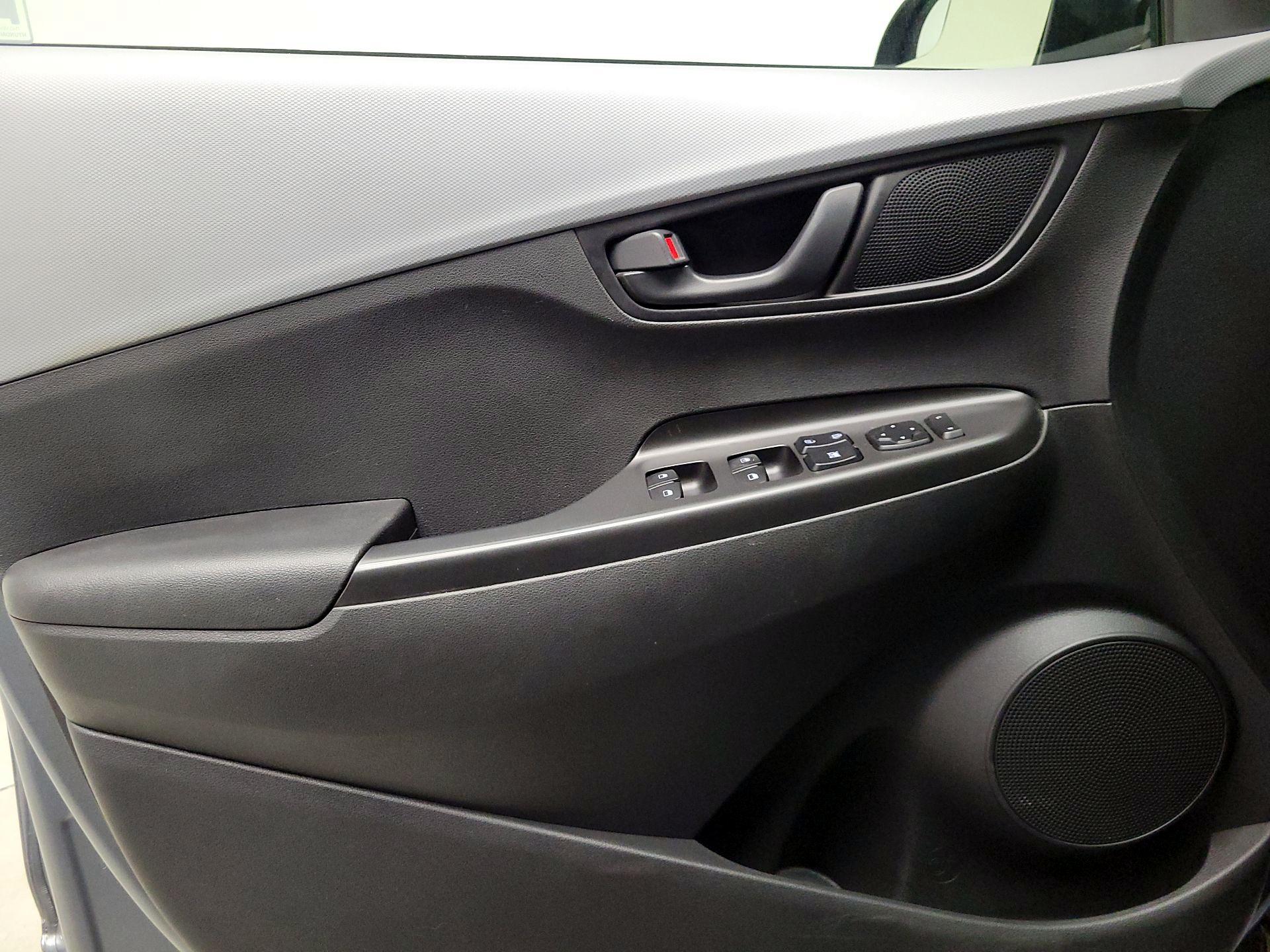 Thumbnail: 2021 Hyundai Kona - 12