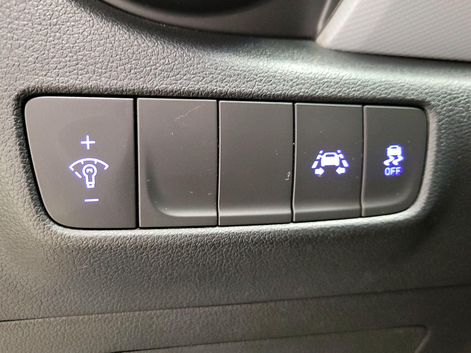 Thumbnail: 2021 Hyundai Kona - 13