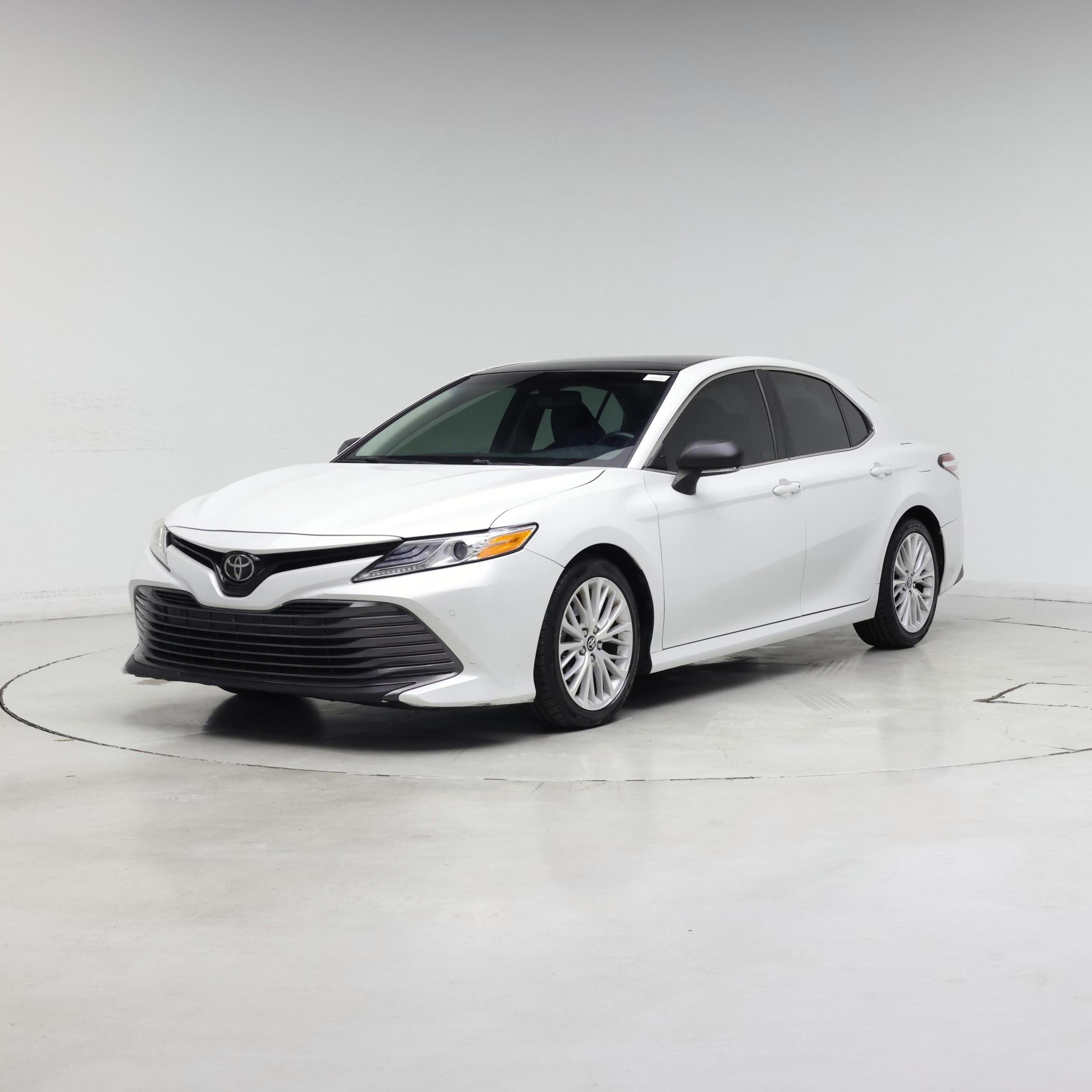 Thumbnail: 2018 Toyota Camry - 4