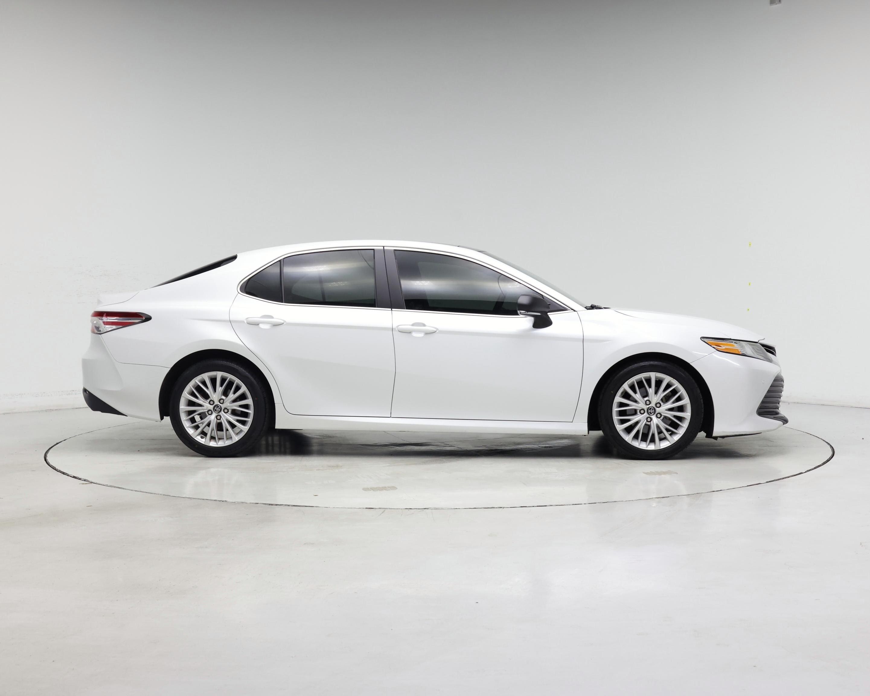 Thumbnail: 2018 Toyota Camry - 7