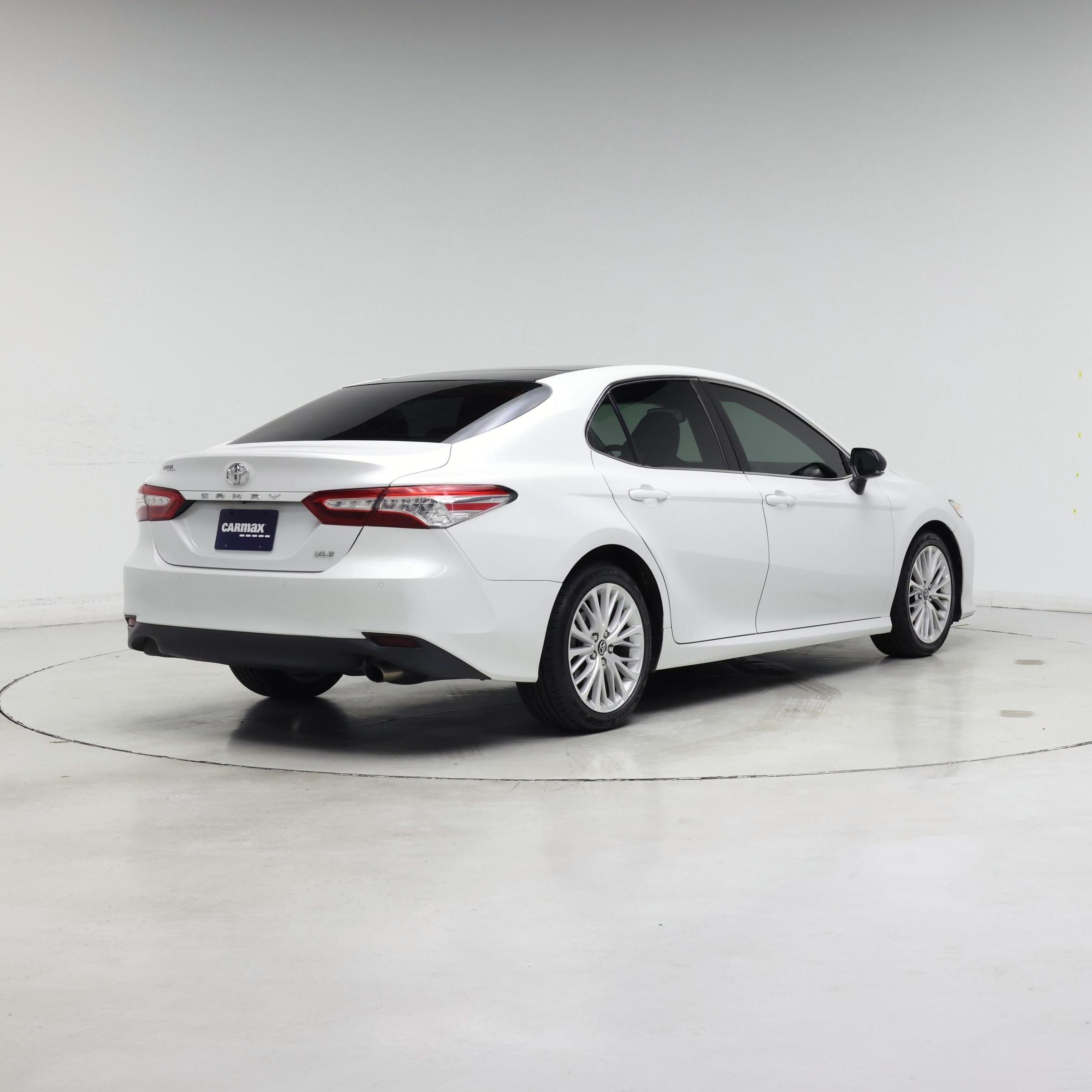 Thumbnail: 2018 Toyota Camry - 8