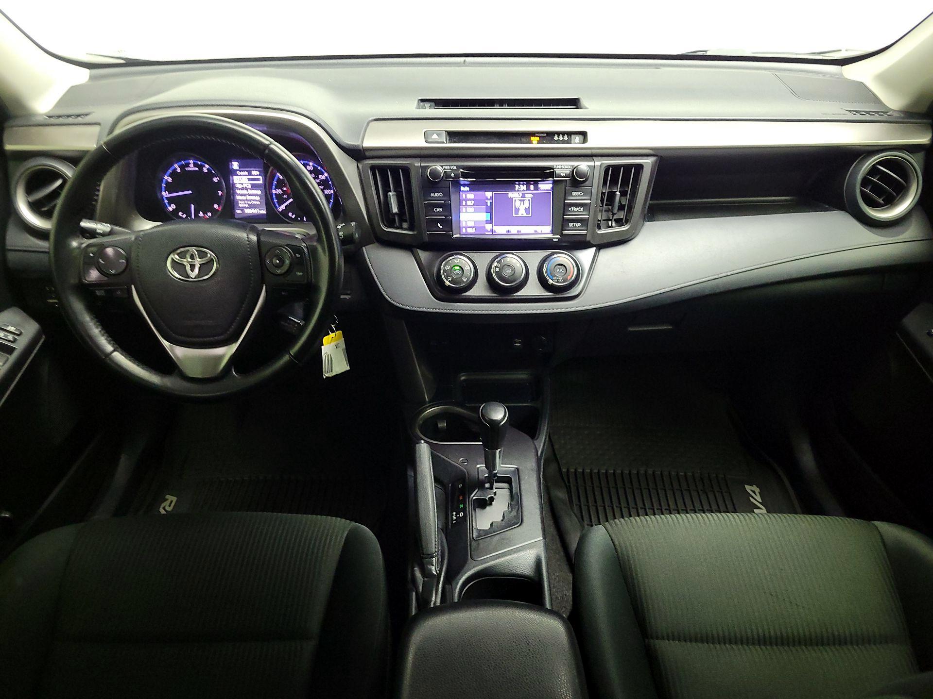 Thumbnail: 2018 Toyota RAV4 - 9