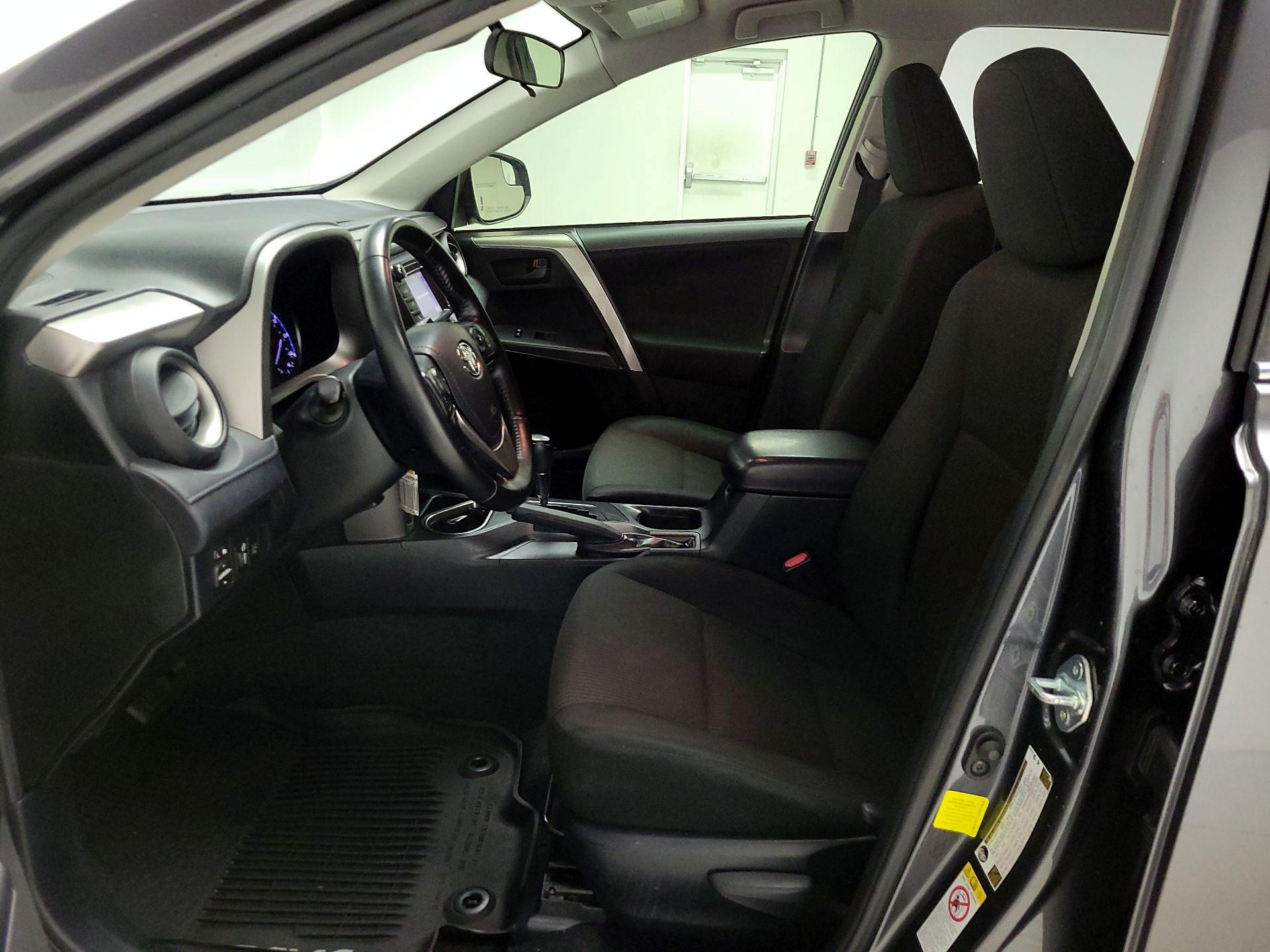 Thumbnail: 2018 Toyota RAV4 - 11