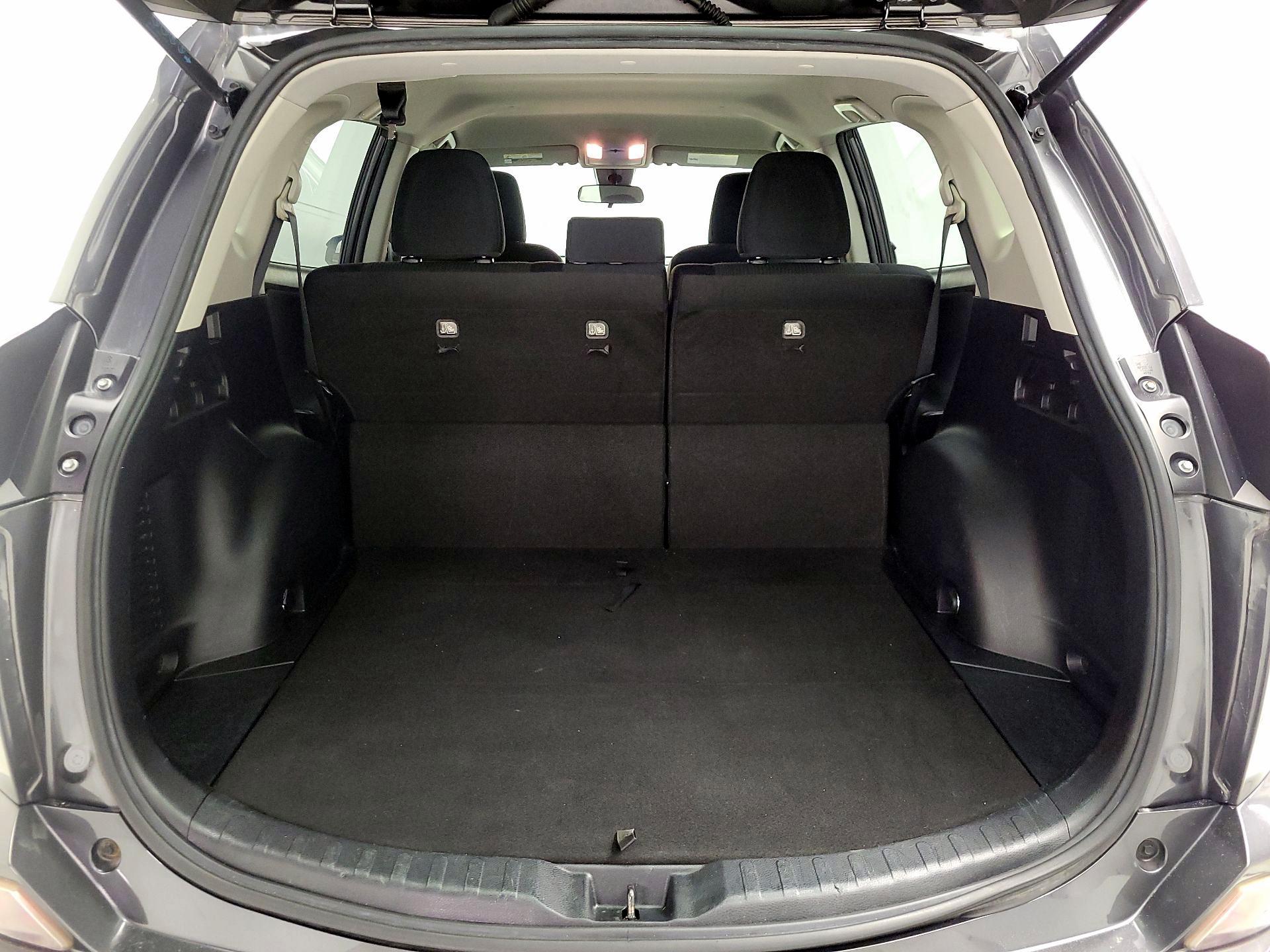 Thumbnail: 2018 Toyota RAV4 - 20