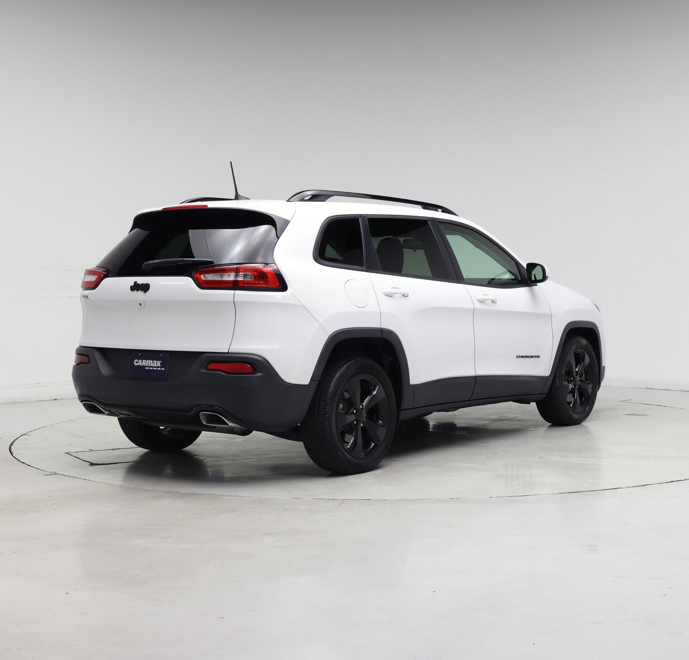Thumbnail: 2018 Jeep Cherokee - 8