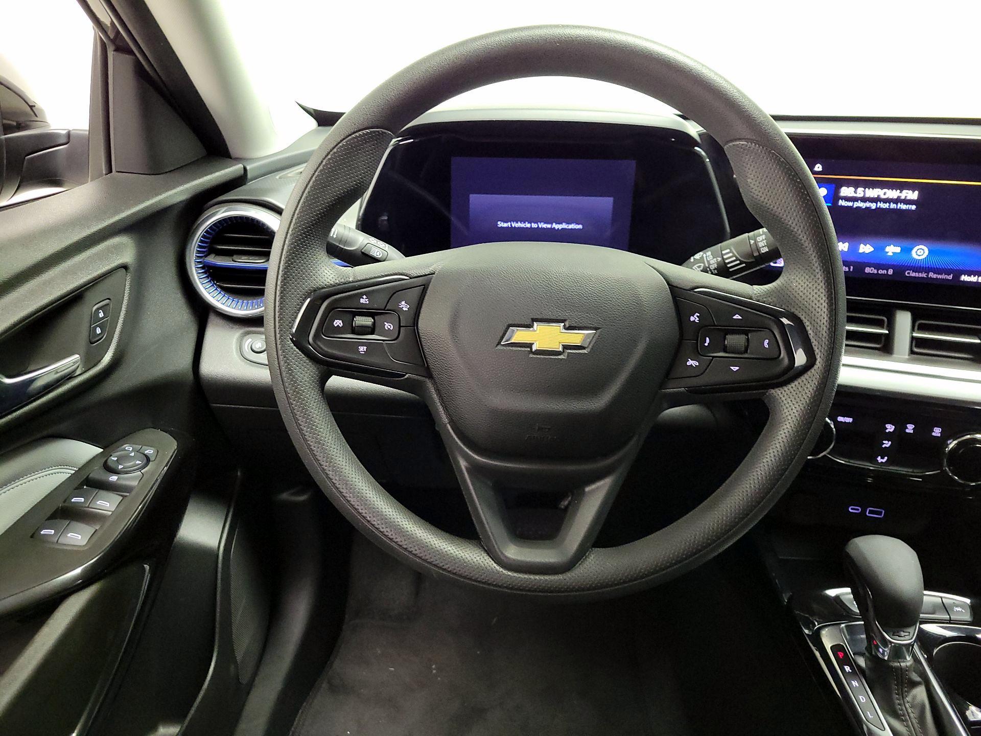 Thumbnail: 2024 Chevrolet Trax - 10