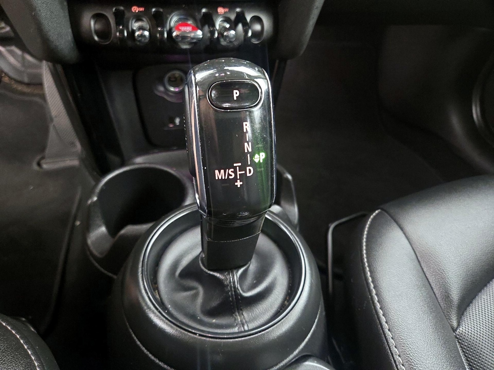 2022 MINI Hardtop 2 Door - Photo 19