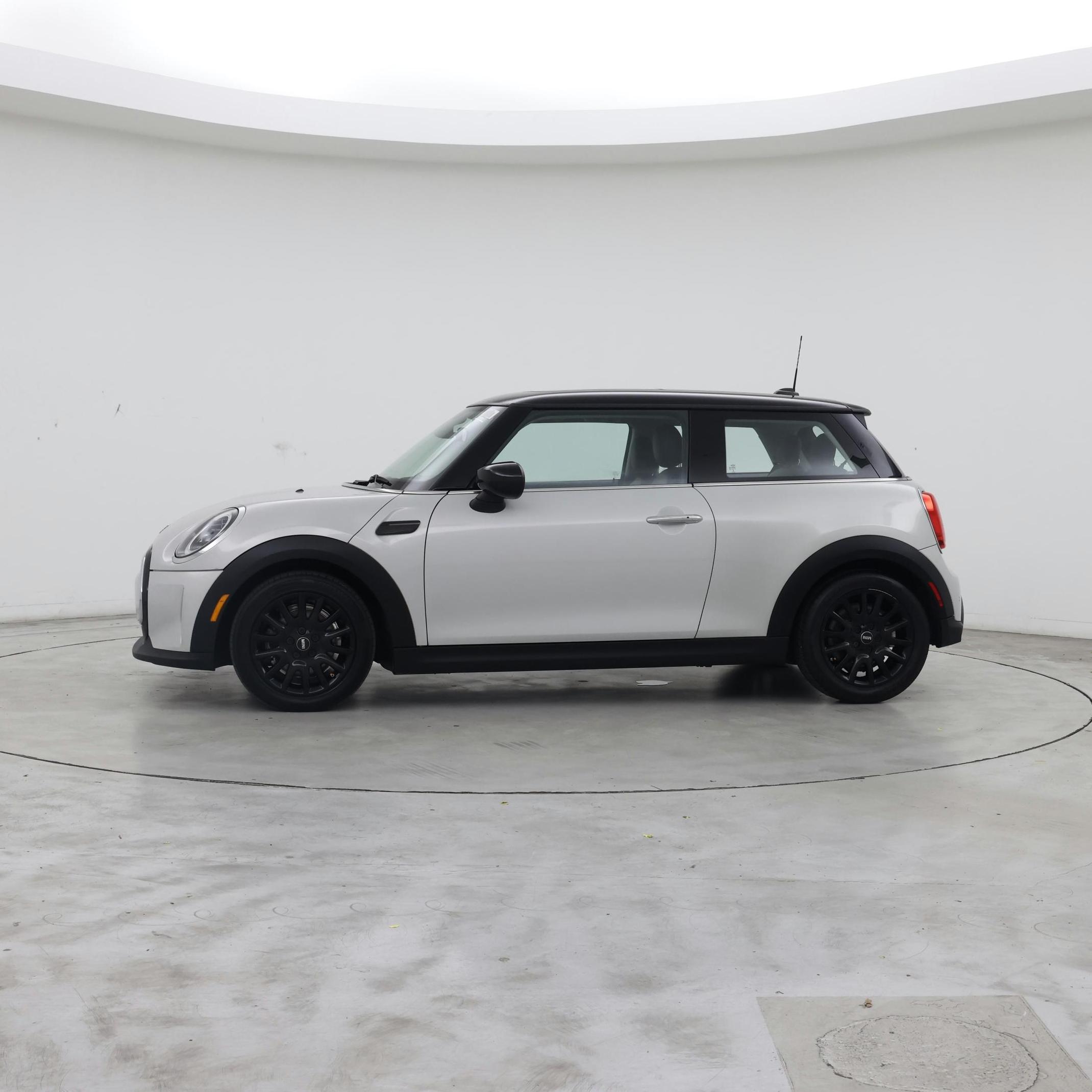 Thumbnail: 2022 MINI Cooper Hardtop - 3