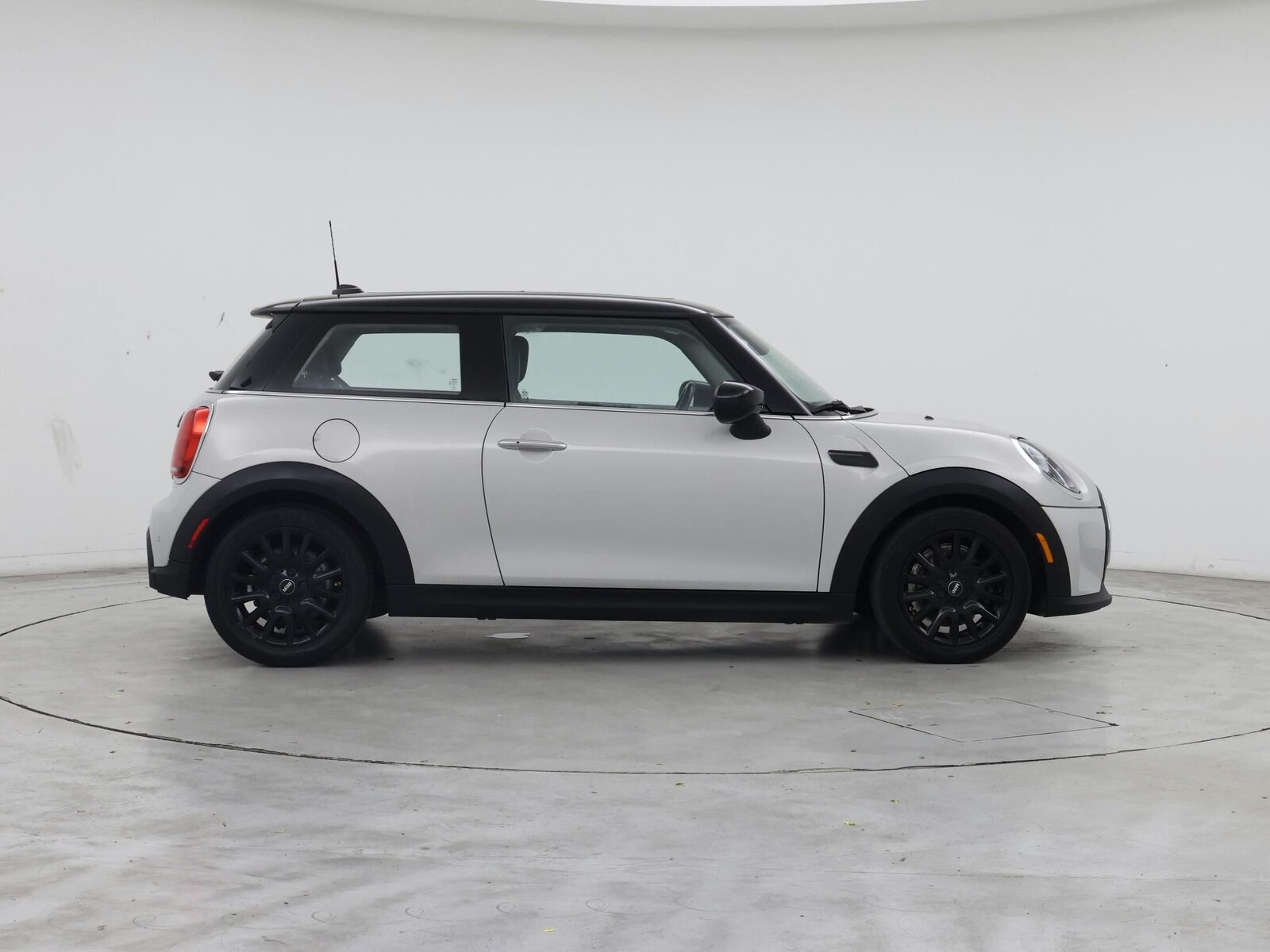 2022 MINI Hardtop 2 Door - Photo 8