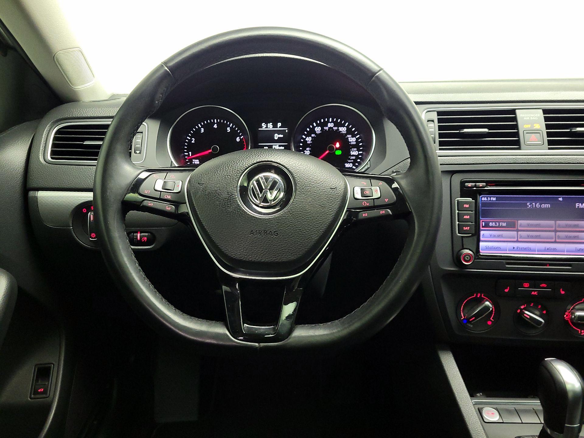 Thumbnail: 2015 Volkswagen Jetta - 10