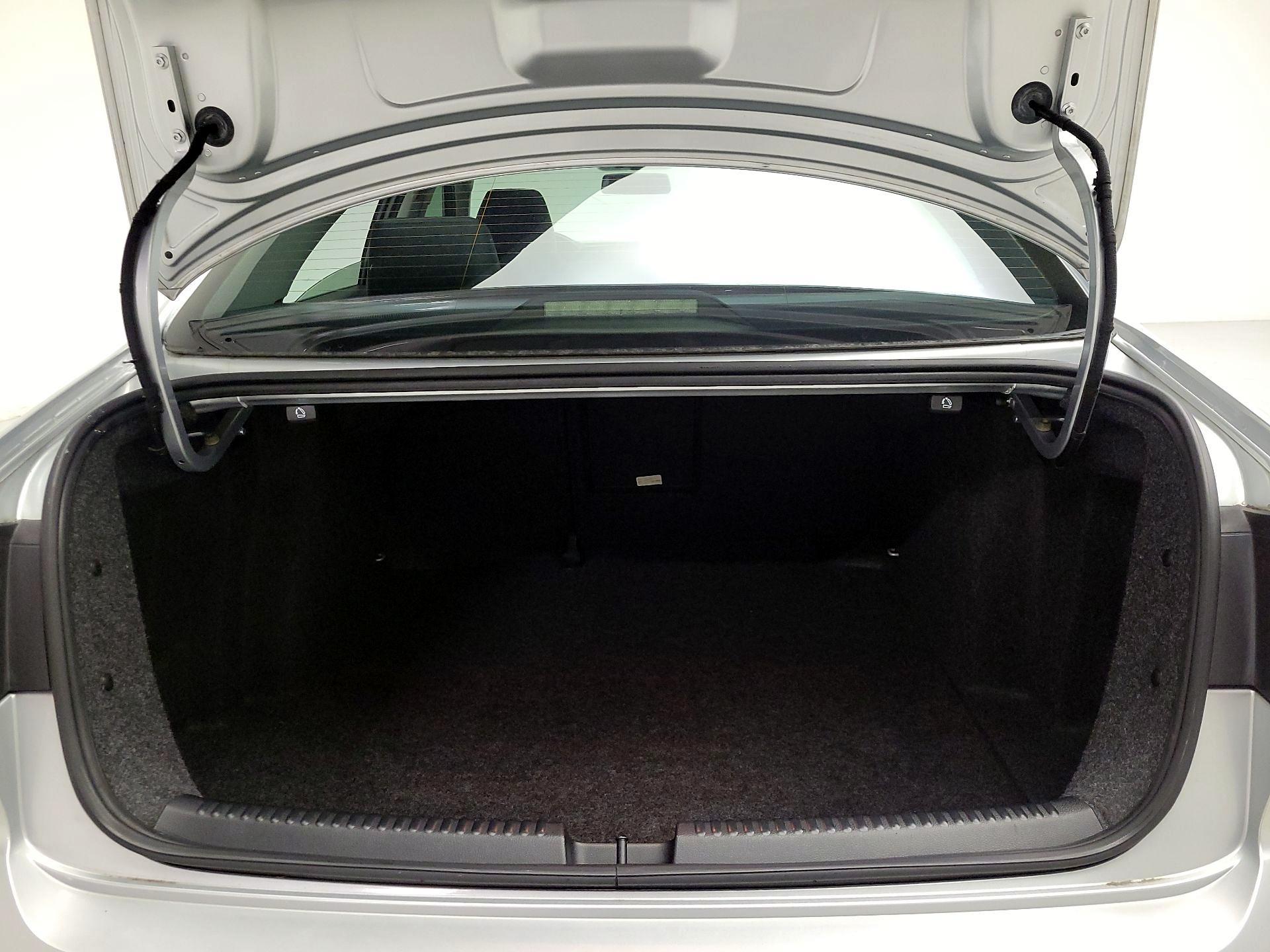 Thumbnail: 2015 Volkswagen Jetta - 20