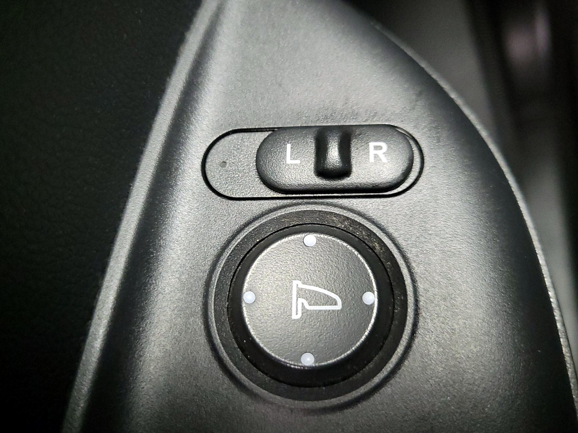 Thumbnail: 2015 Honda Fit - 13