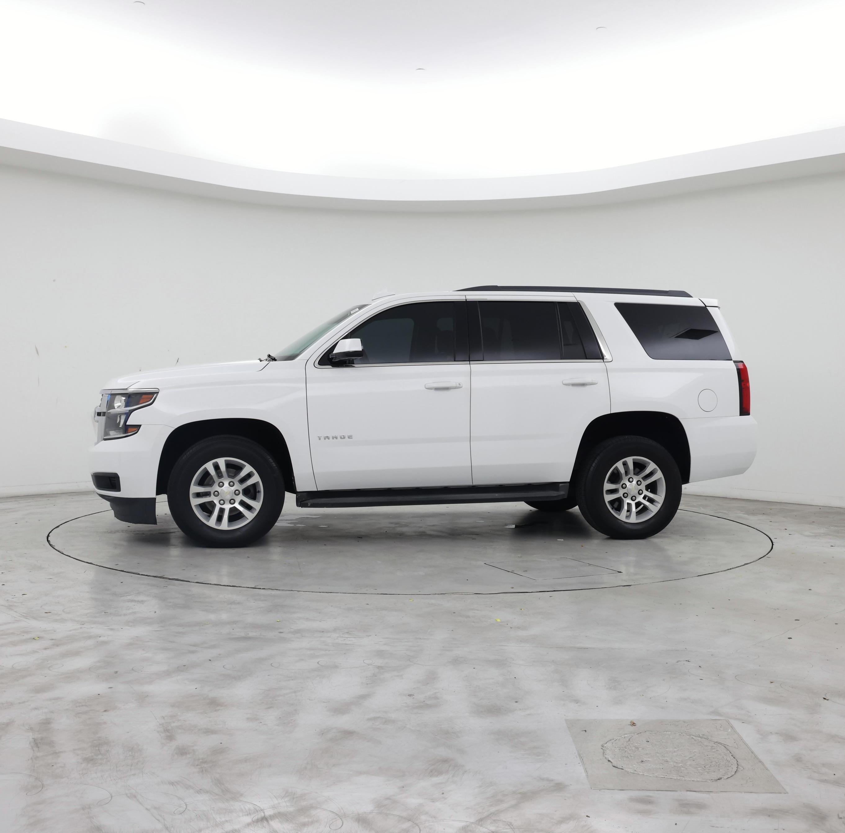 Thumbnail: 2017 Chevrolet Tahoe - 3