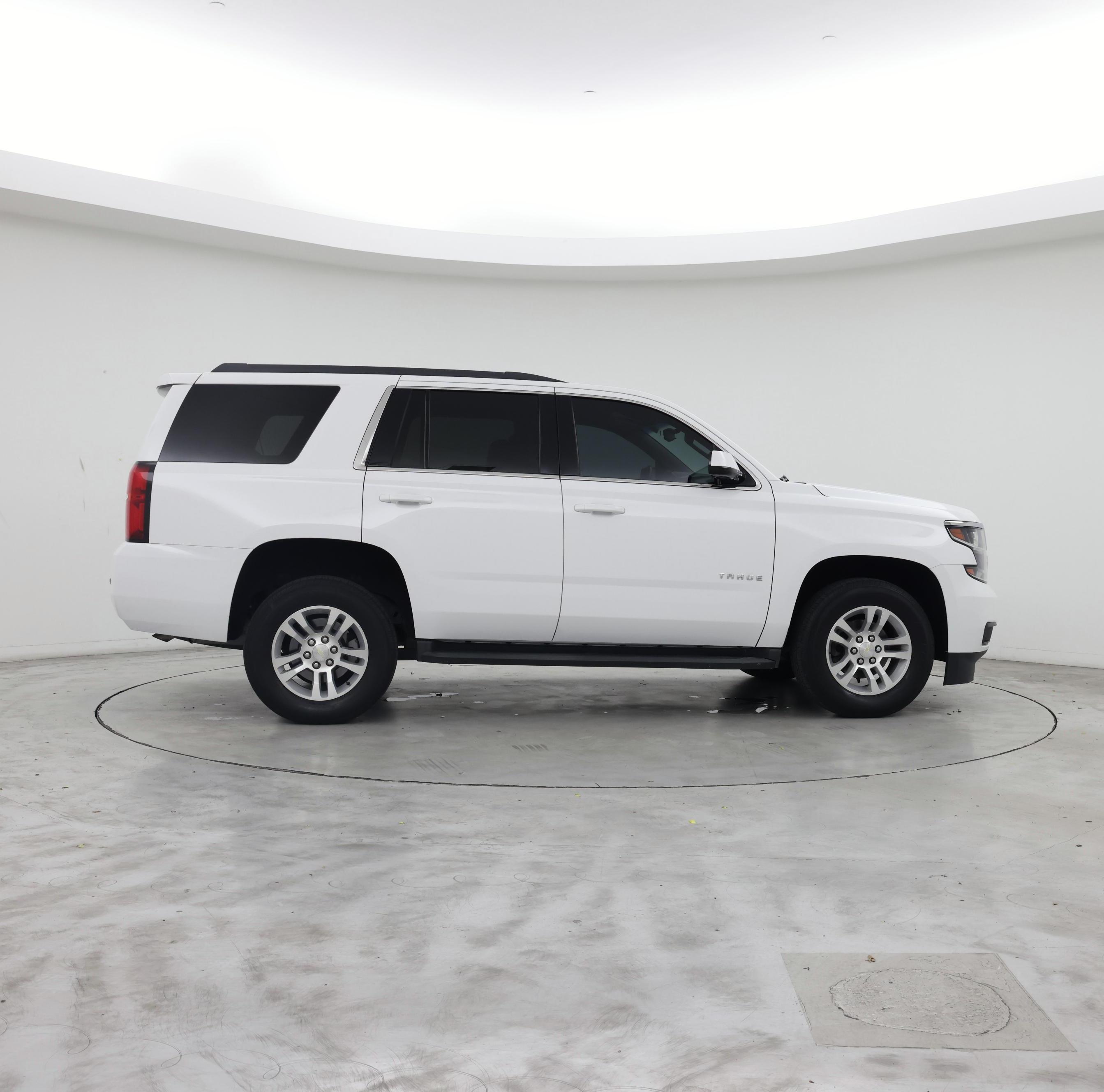 Thumbnail: 2017 Chevrolet Tahoe - 7