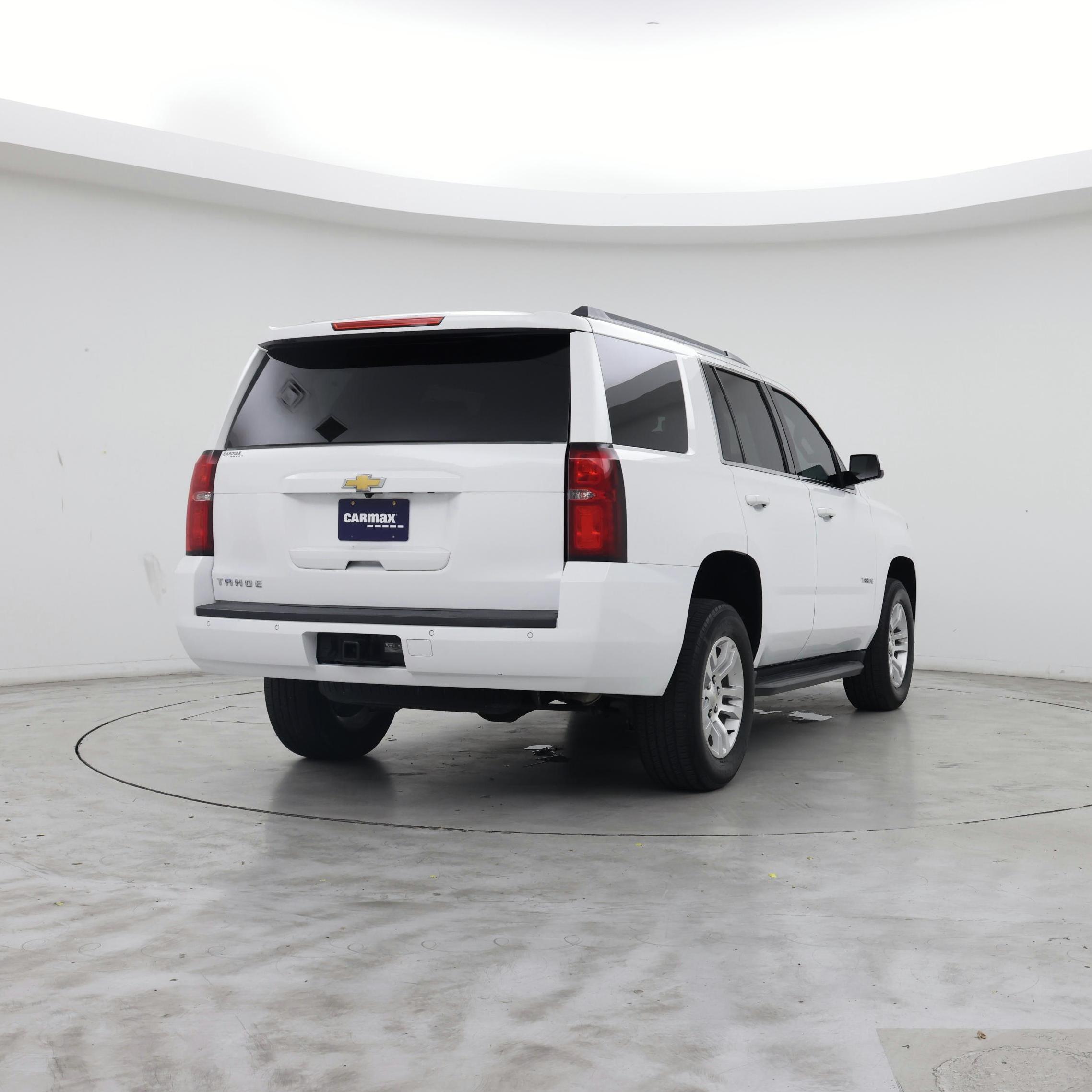 Thumbnail: 2017 Chevrolet Tahoe - 8