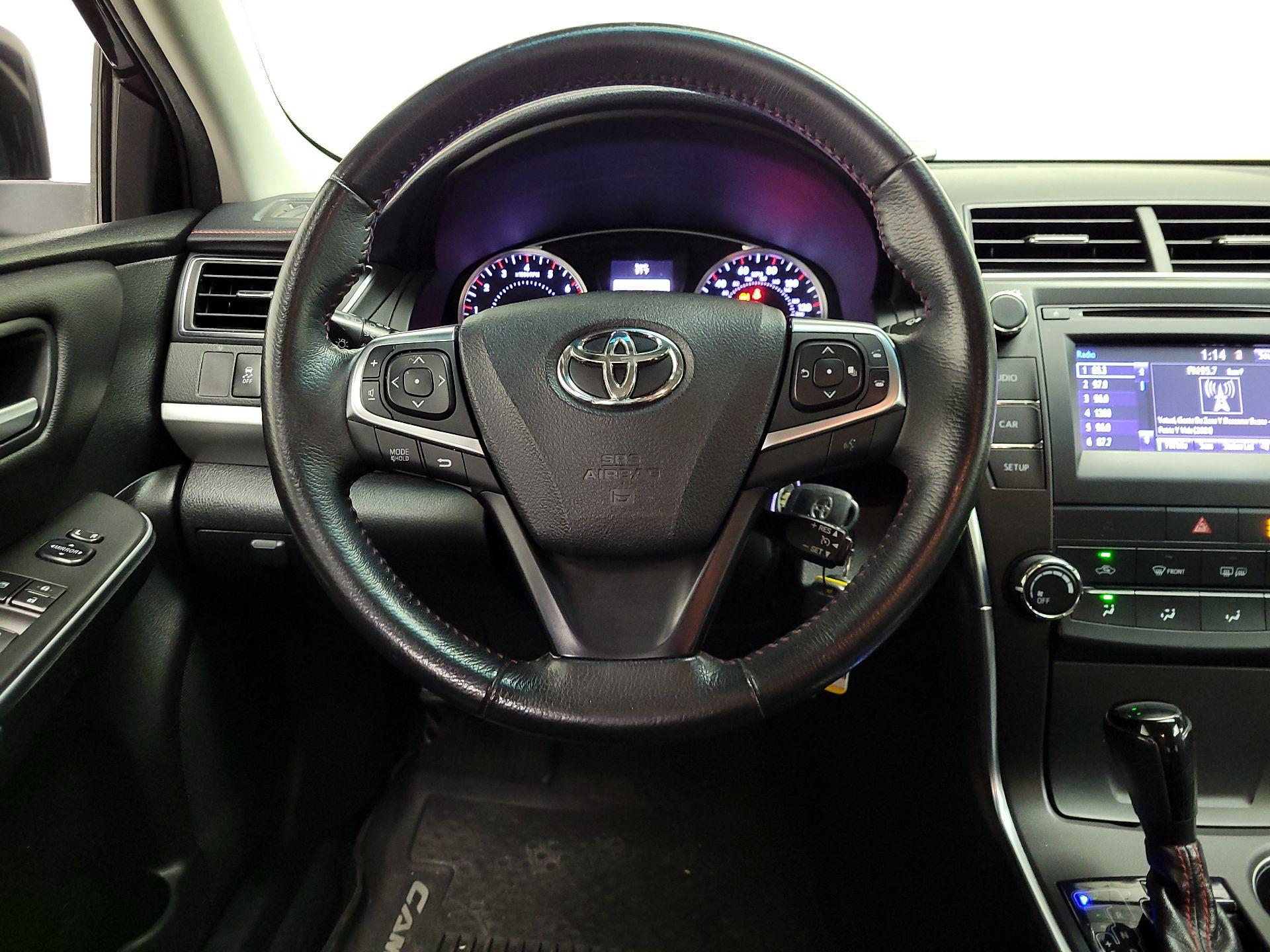 Thumbnail: 2017 Toyota Camry - 10