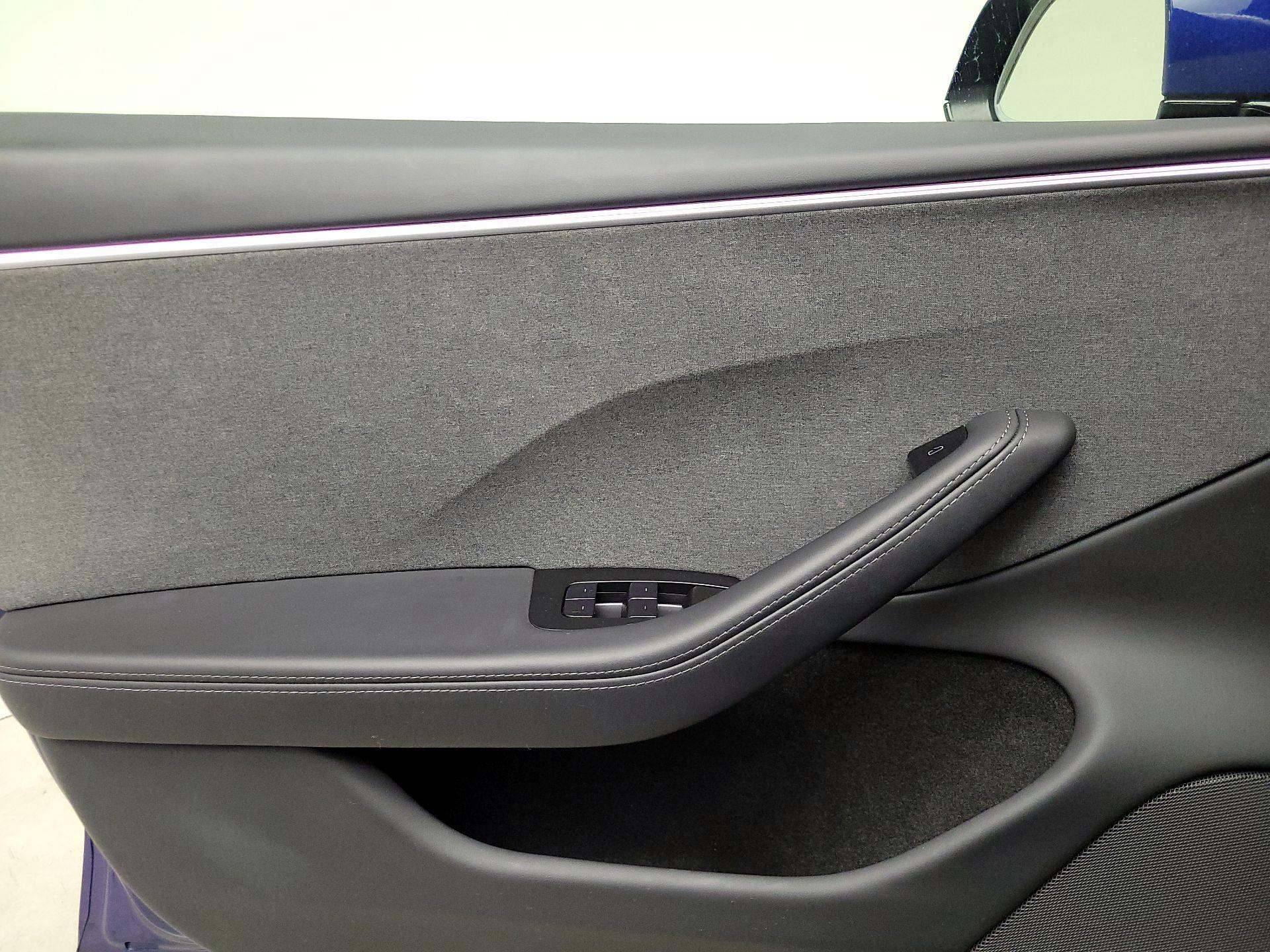 Thumbnail: 2025 Tesla Model 3 - 12