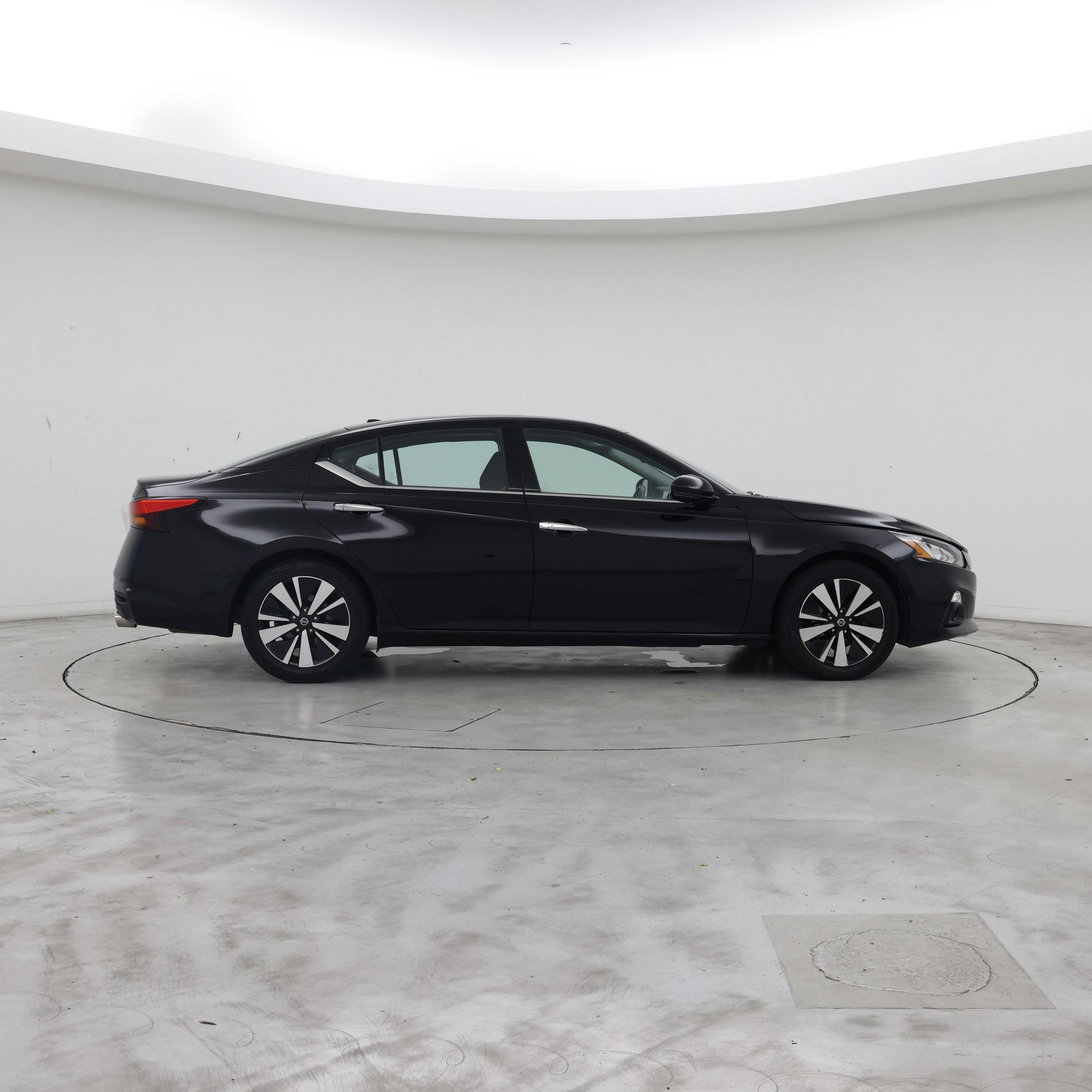 Thumbnail: 2020 Nissan Altima - 7