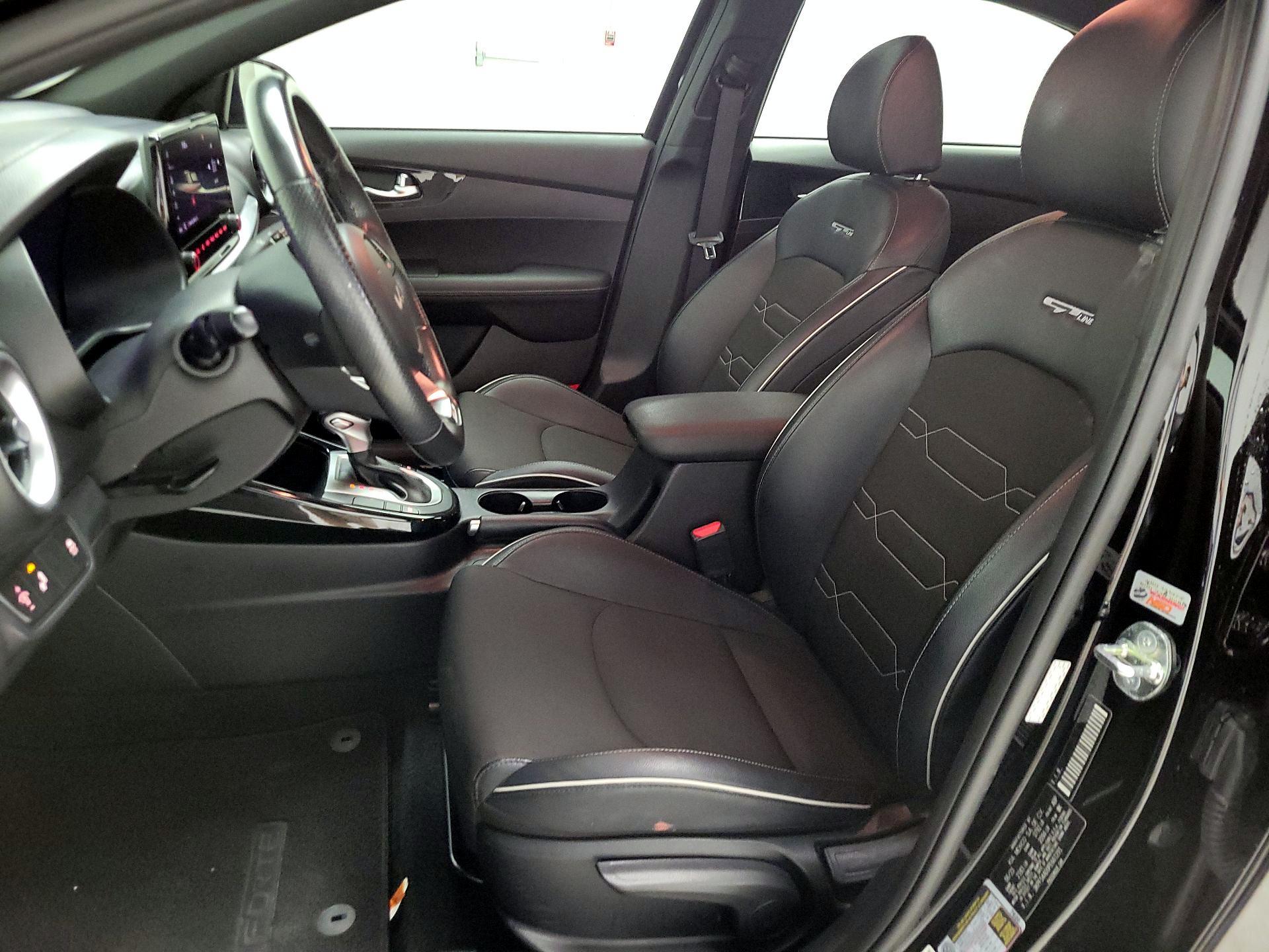 Thumbnail: 2023 Kia Forte - 11