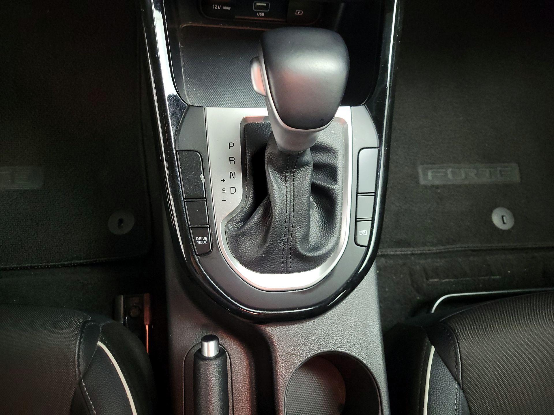 Thumbnail: 2023 Kia Forte - 18